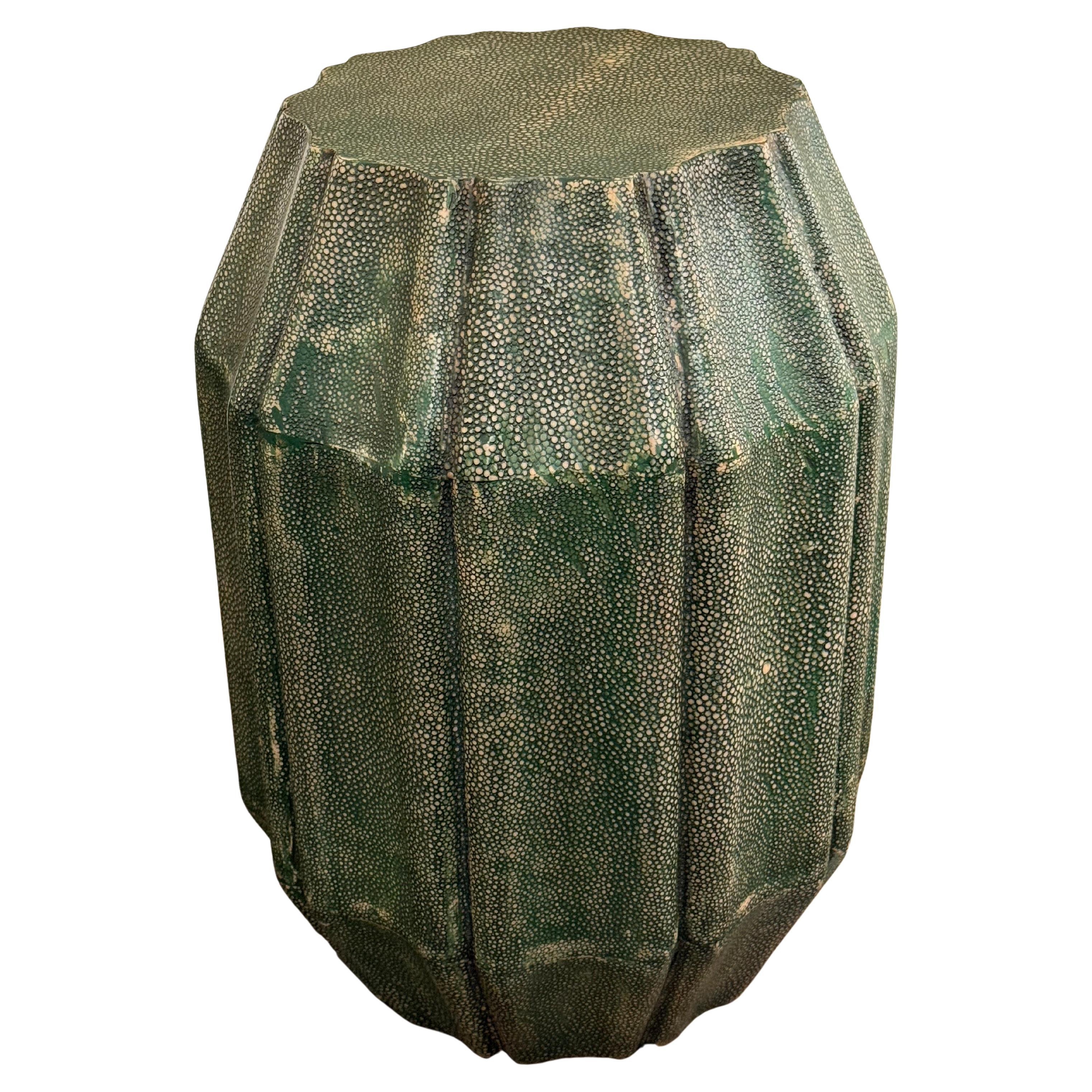 Sgabello vintage in zigrino, 20° secolo