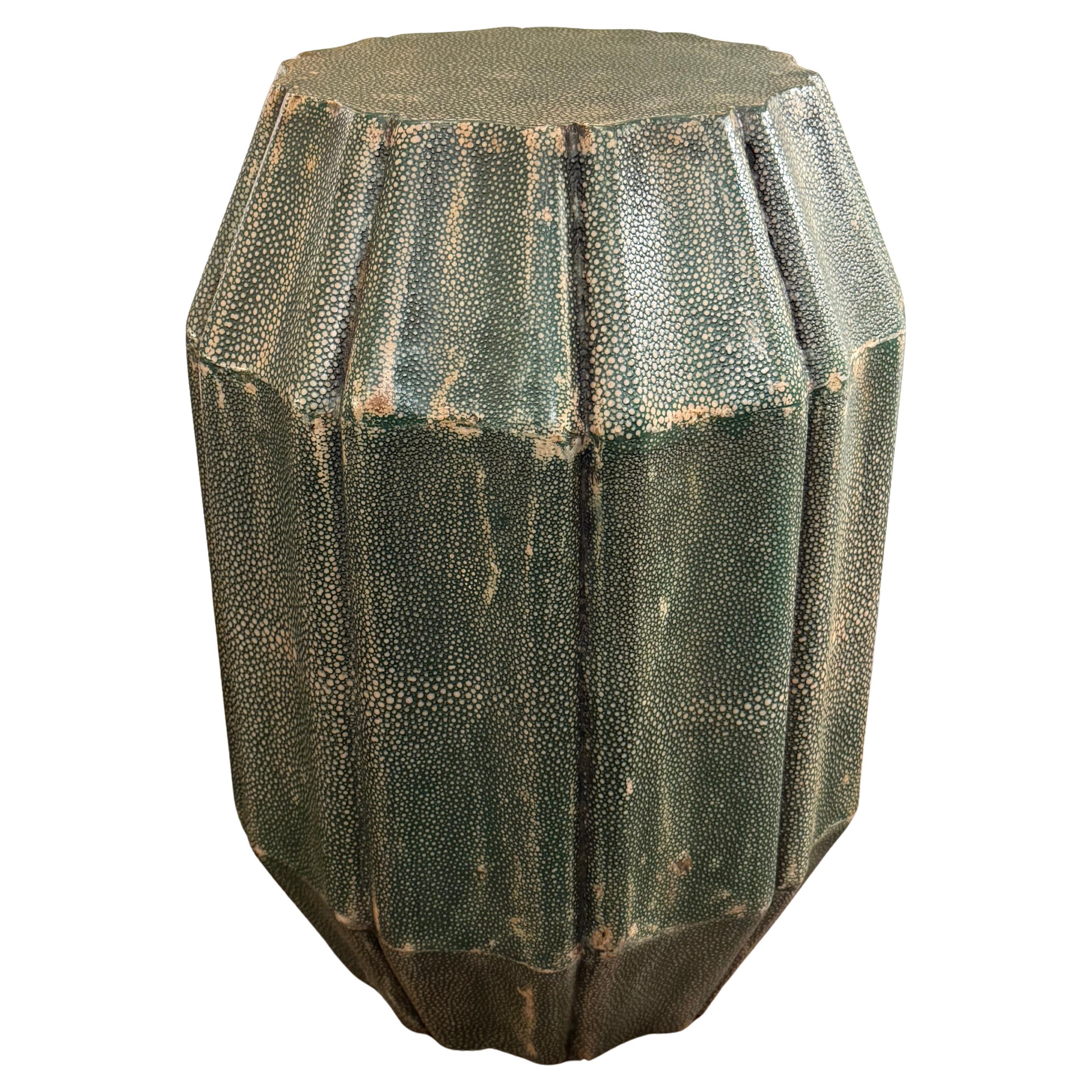 Sgabello vintage in zigrino, 20° secolo