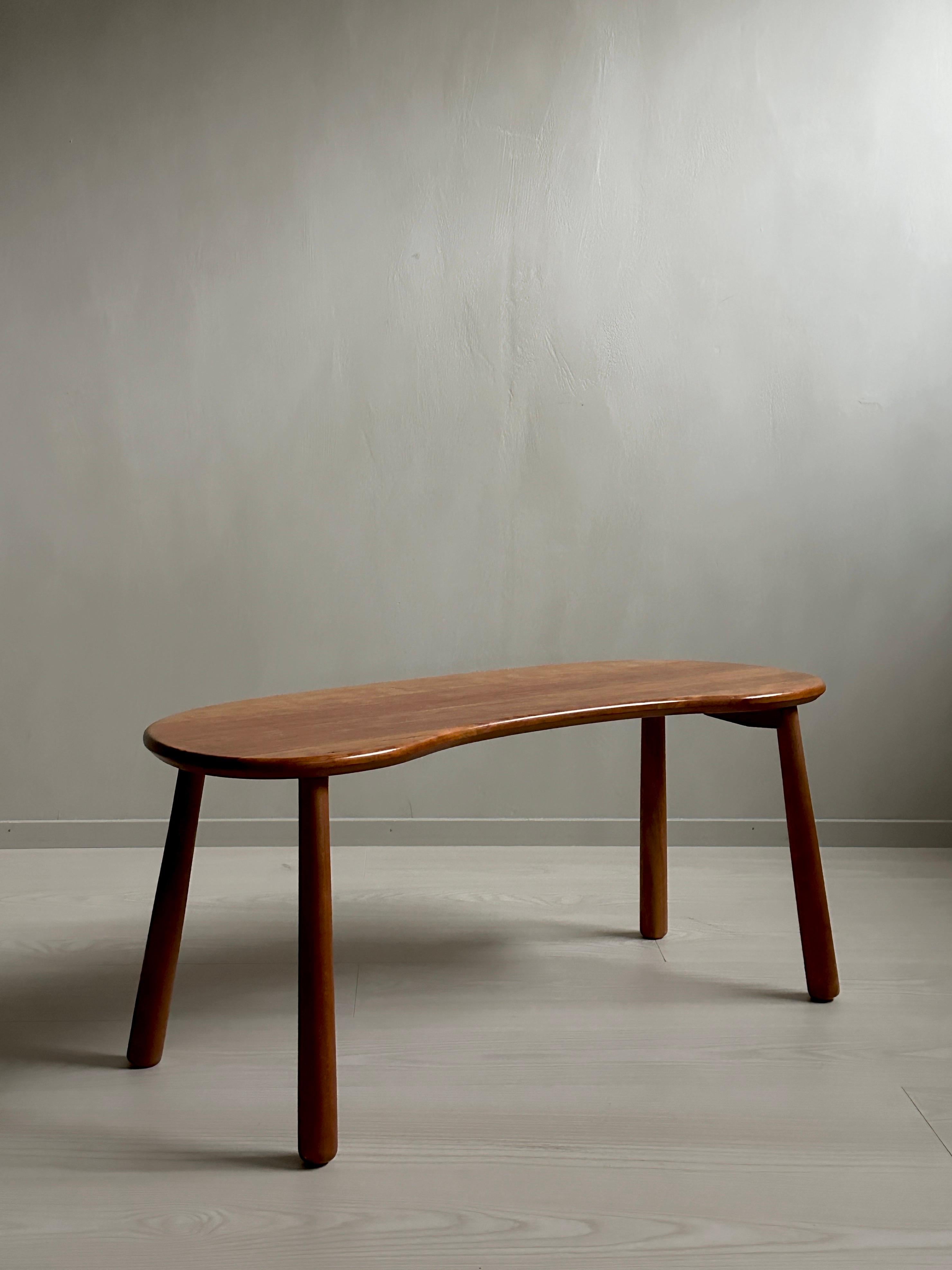 A Vintage Side Table in Mahogany by Josef Frank for Svenkt Tenn, Sweden 1970s For Sale 4