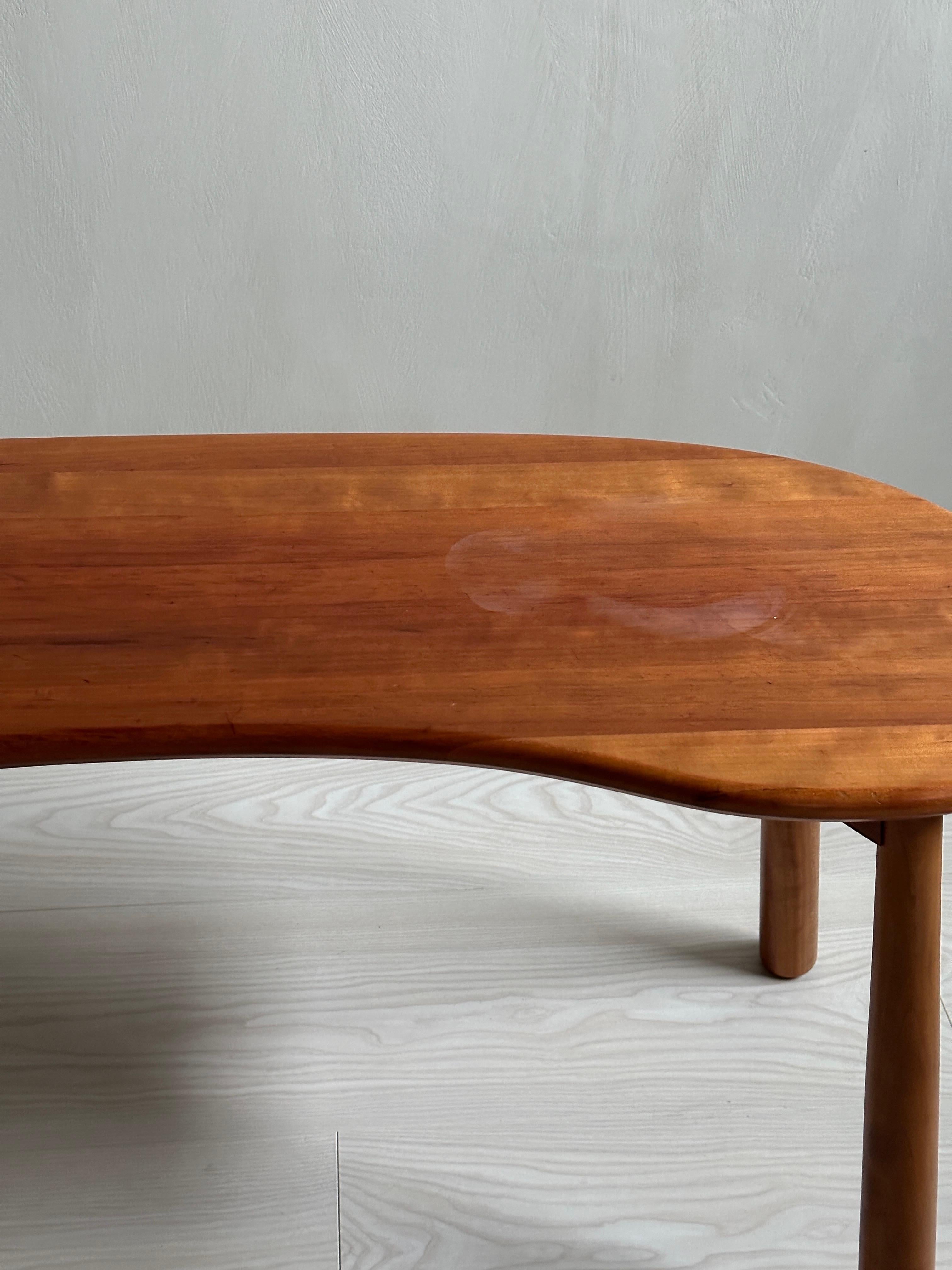 A Vintage Side Table in Mahogany by Josef Frank for Svenkt Tenn, Sweden 1970s For Sale 7