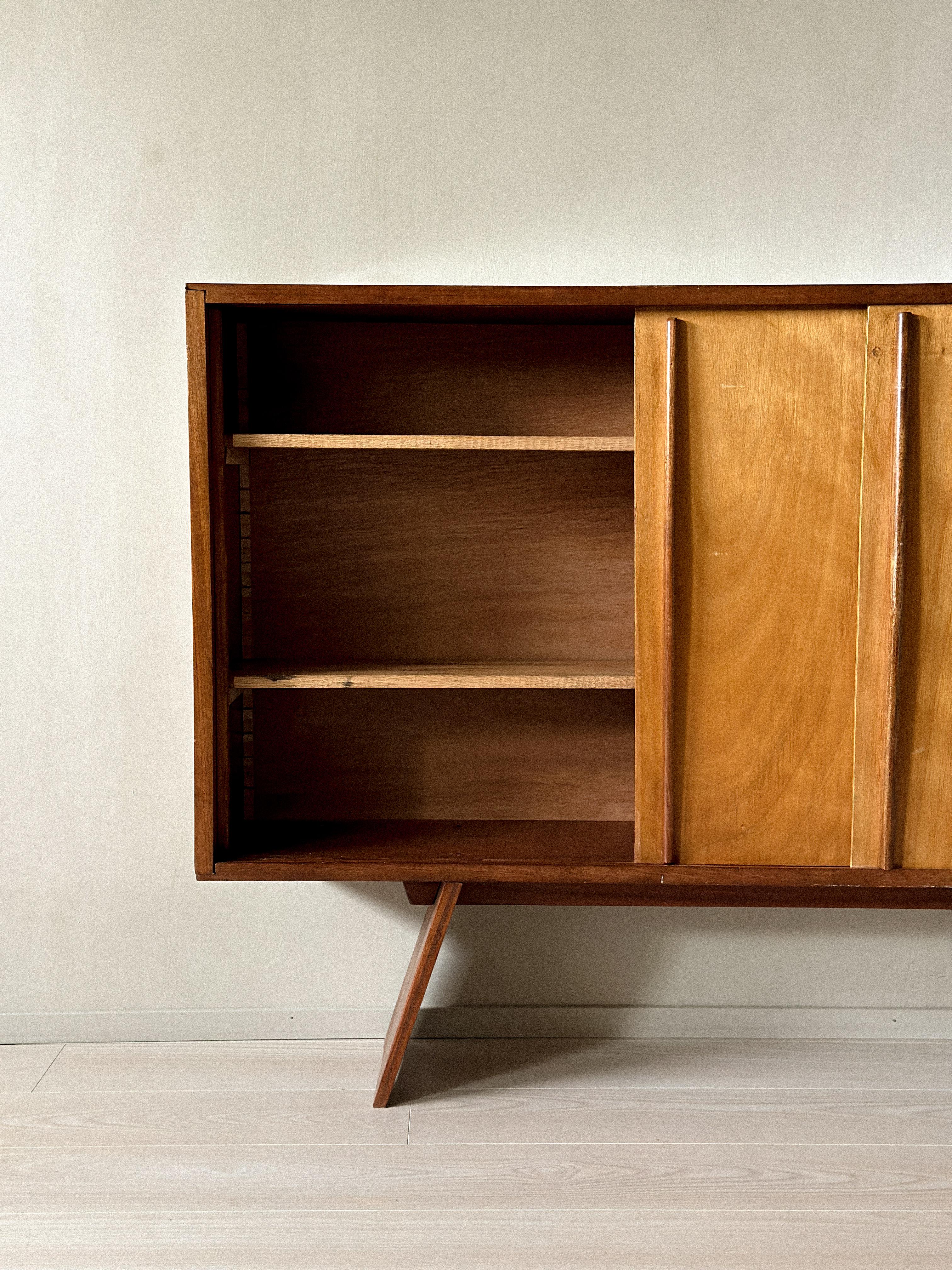 A Vintage Sideboard in style of Charlotte Perriand, France, c. 1950s in vendita 3