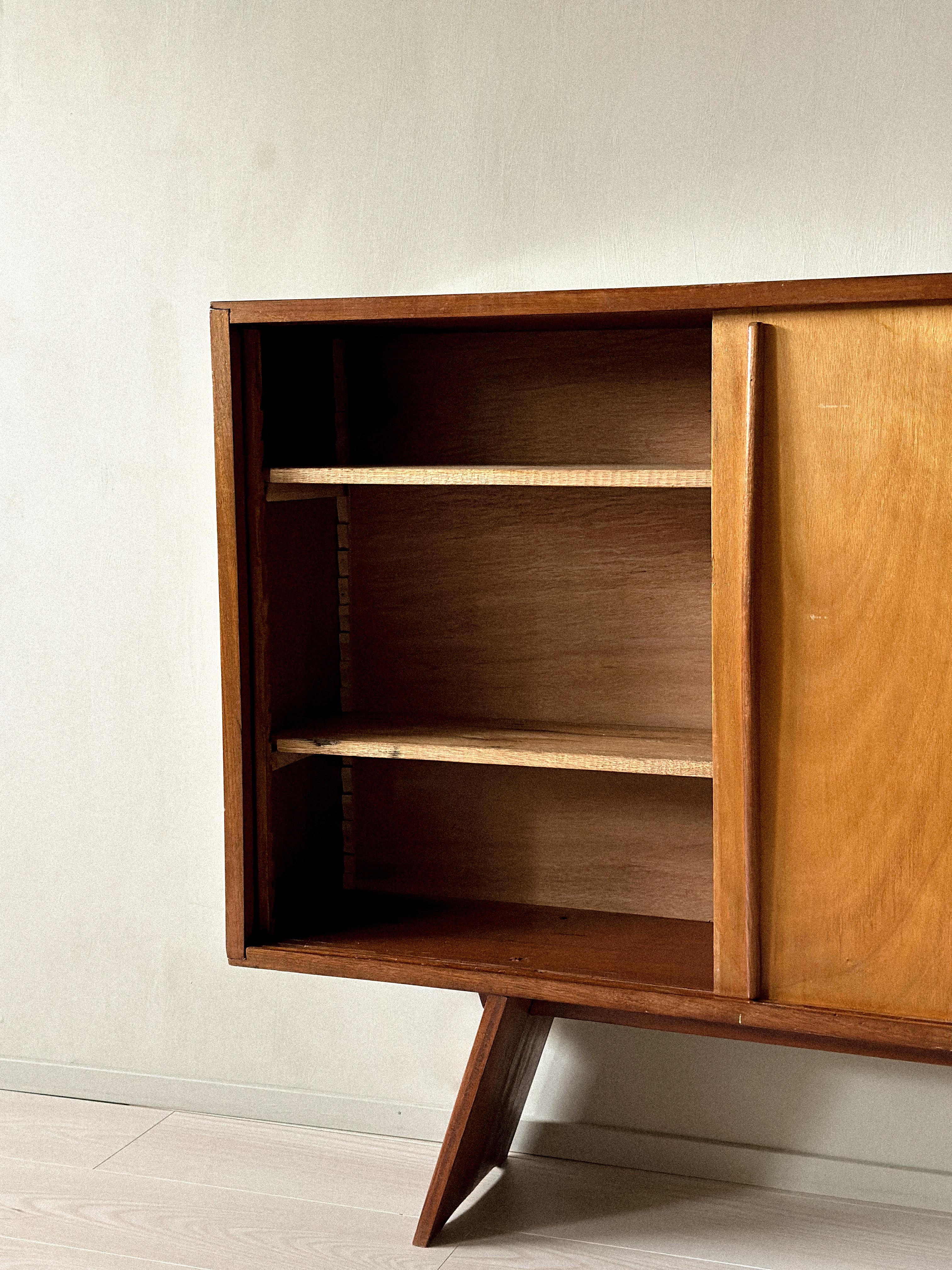 A Vintage Sideboard in style of Charlotte Perriand, France, c. 1950s in vendita 4