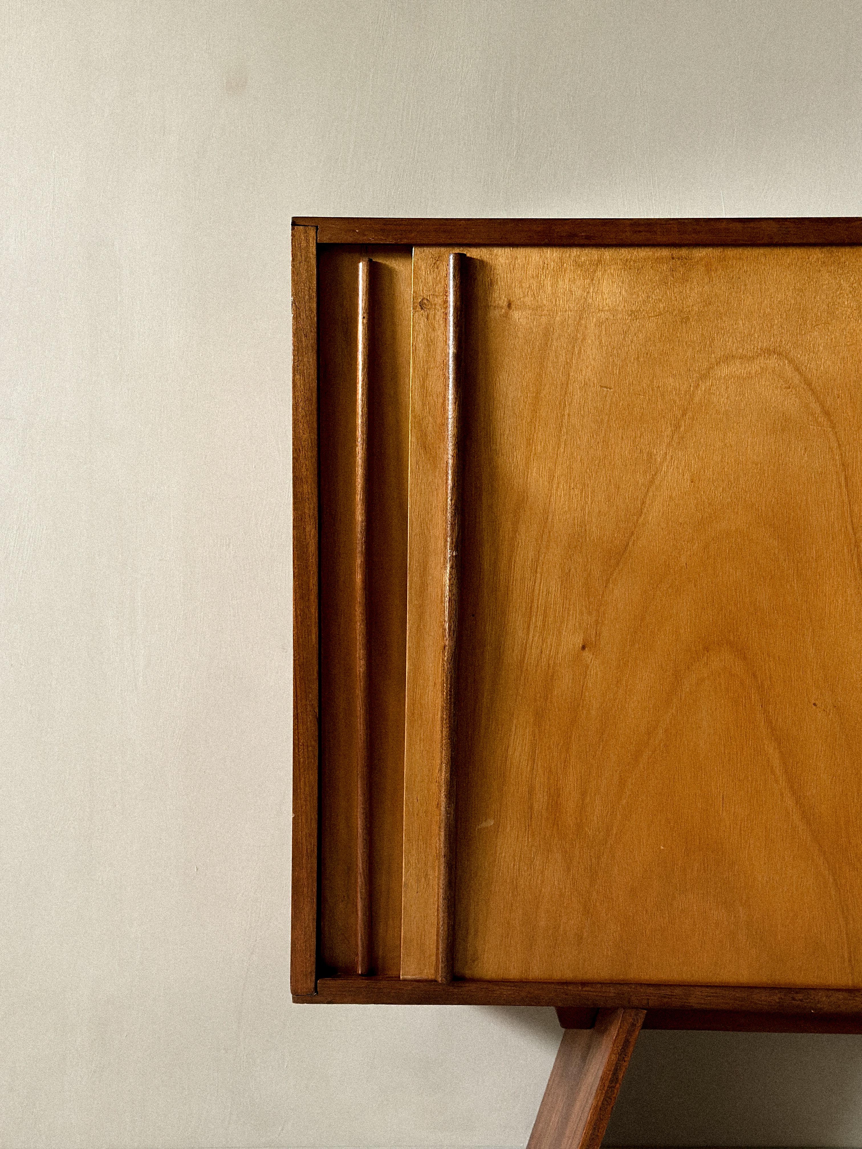 A Vintage Sideboard in style of Charlotte Perriand, France, c. 1950s in vendita 6