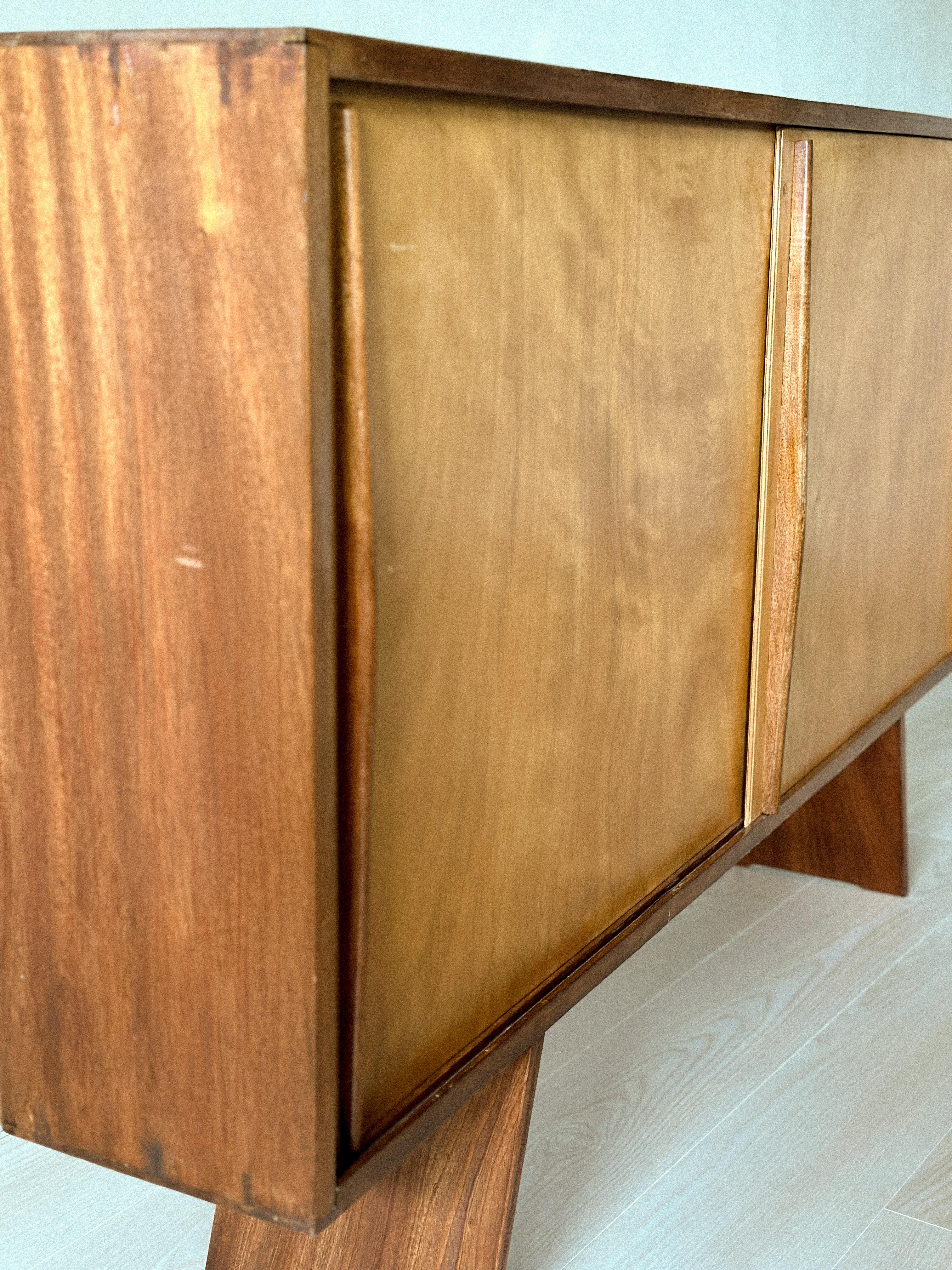 A Vintage Sideboard in style of Charlotte Perriand, France, c. 1950s in vendita 8