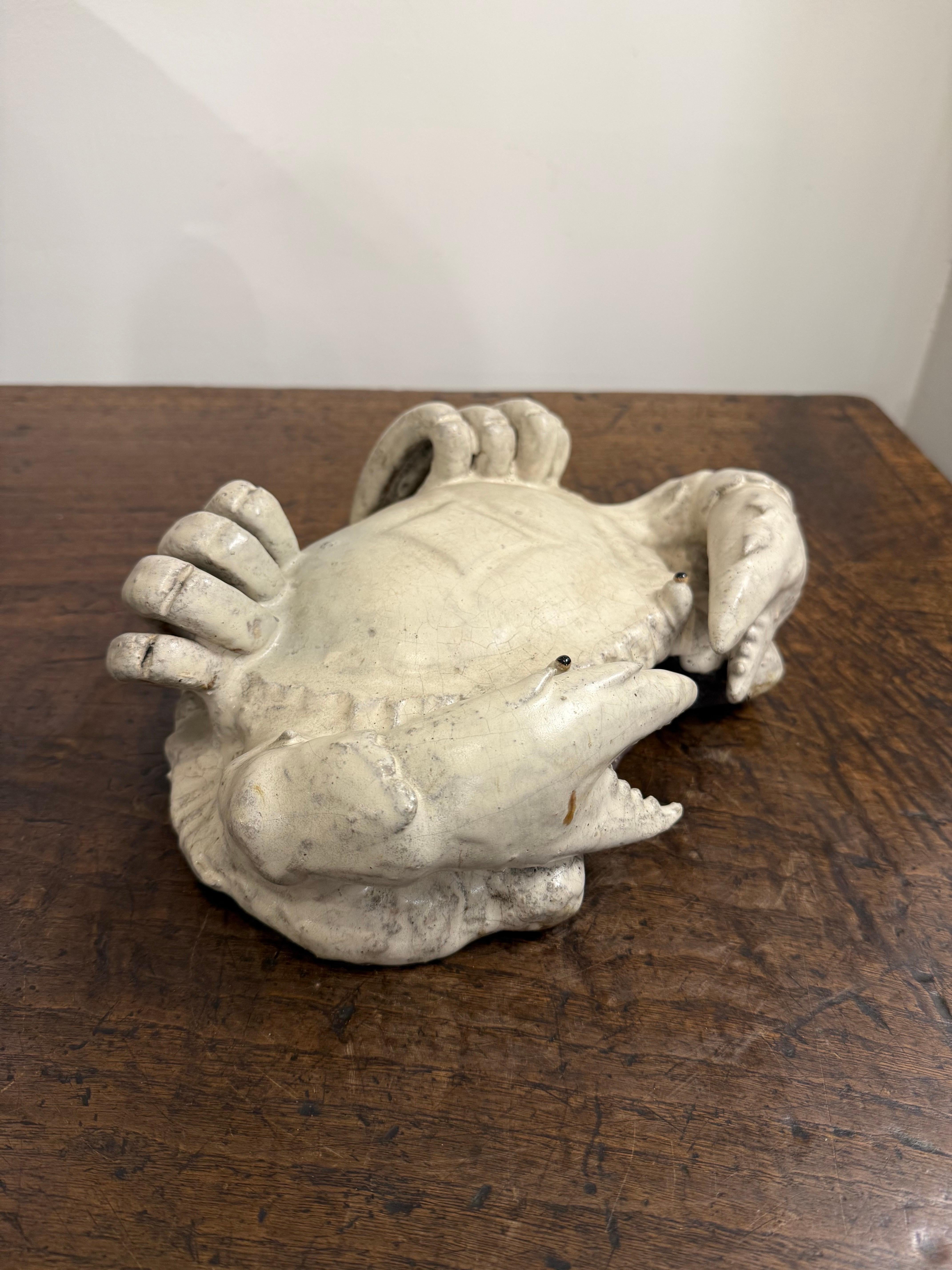 Granchio in gres d'epoca, metà del XX secolo in vendita 4