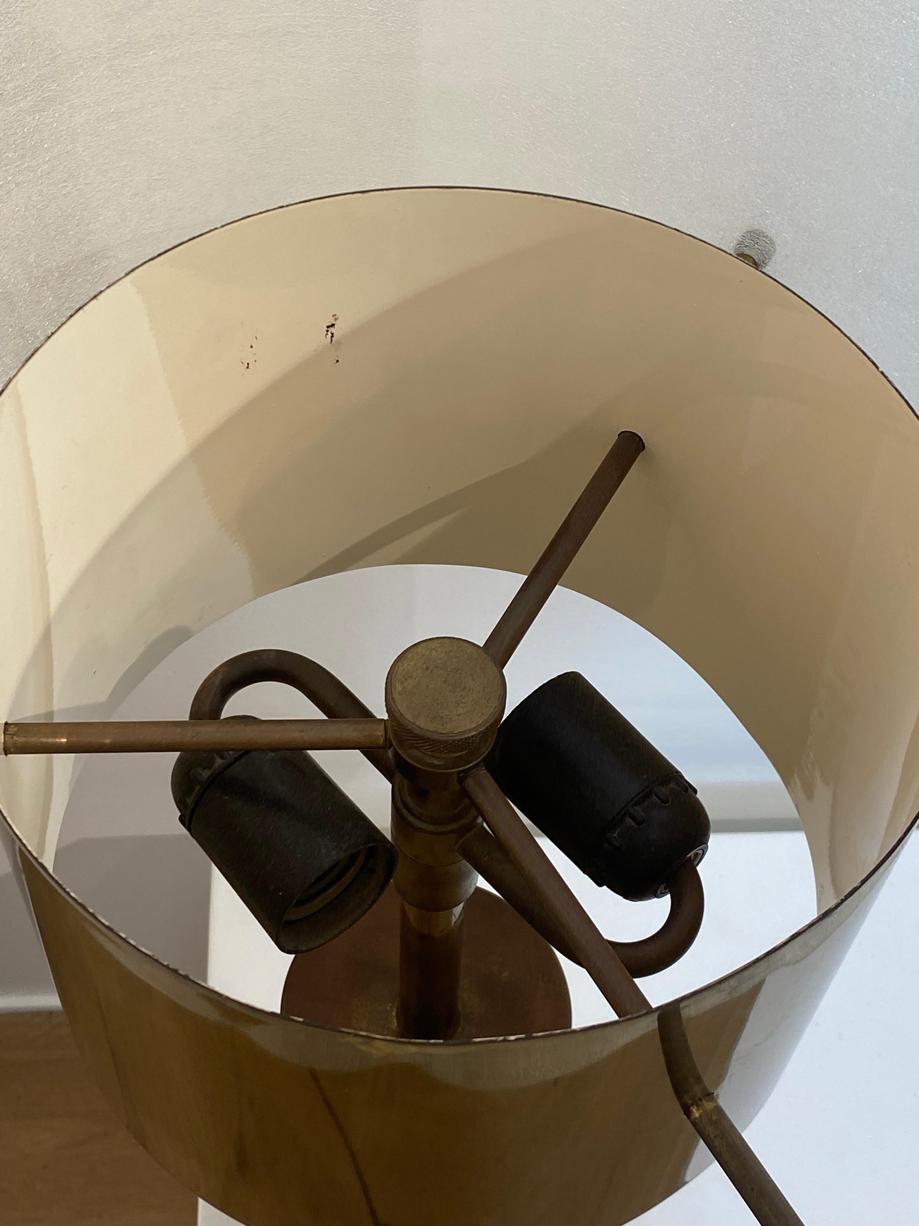 A Vintage Table Lamp For Sale 2