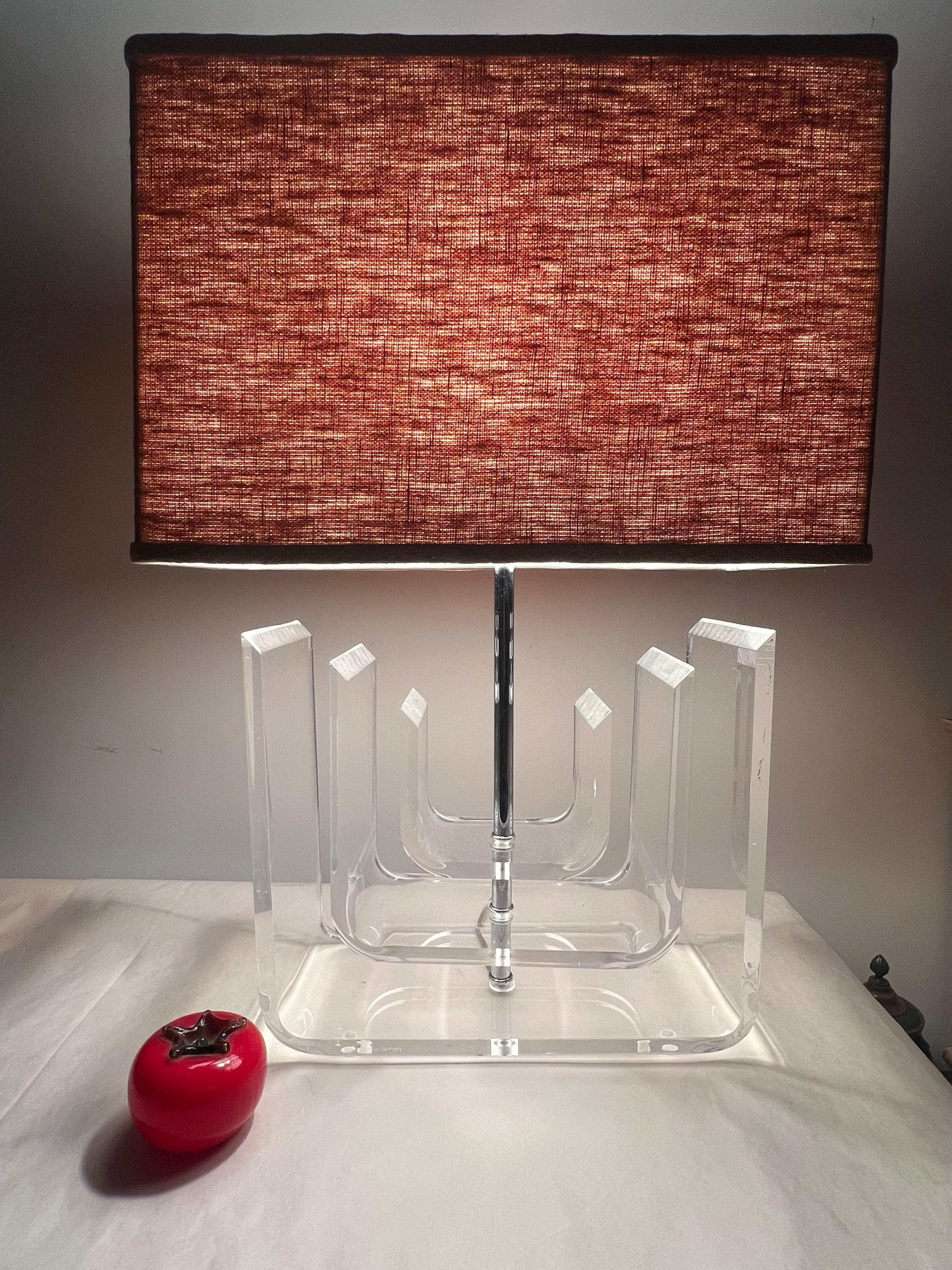 Lampe de table en lucite par Marlee Ca' 1970 en vente 4