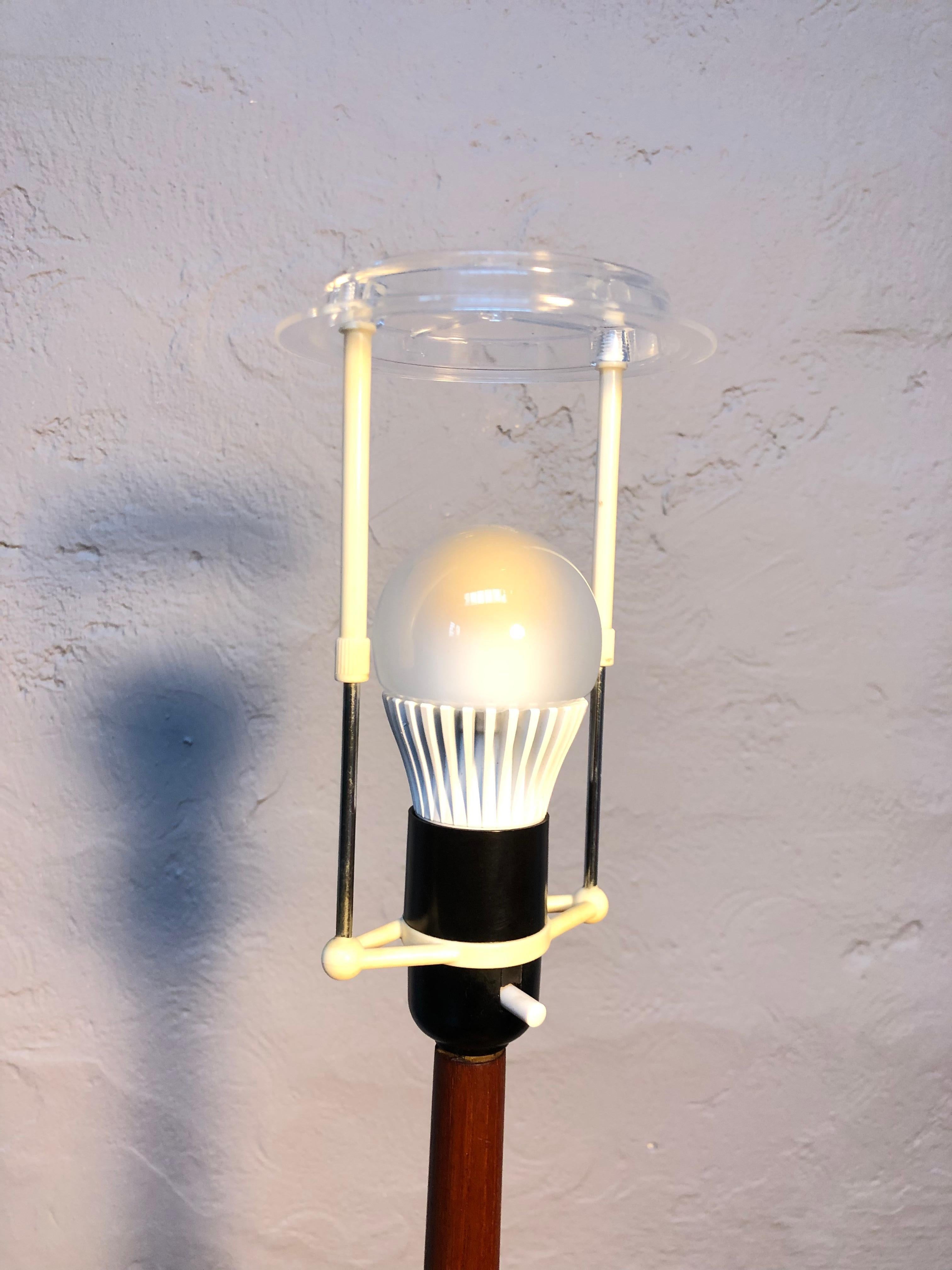 Vintage Teak Floor Lamp with Maija Isola Lamp Shade In Good Condition For Sale In Søborg, DK