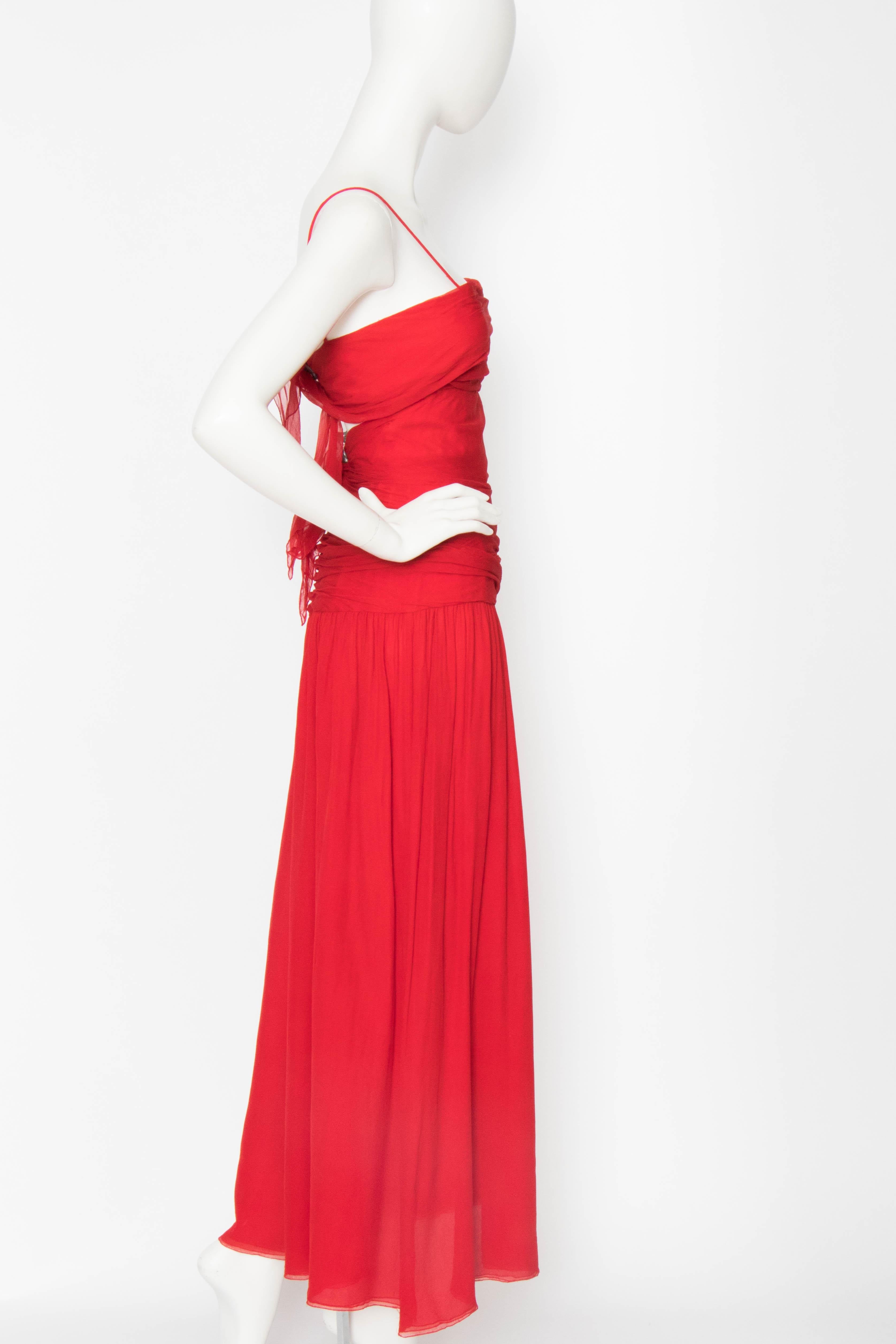 A Vintage Valentino Red Silk Organza Gown  (Rot)