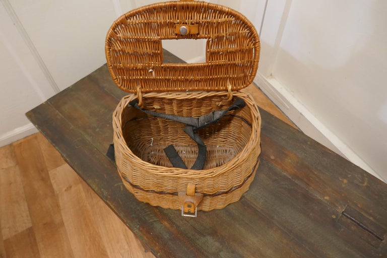 Vintage Victorian Oval Wicker Fishing Creel For Sale at 1stDibs