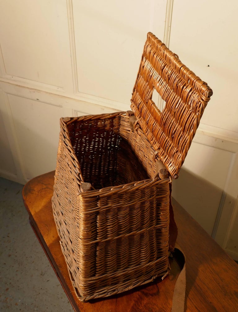 Vintage Victorian Wicker Fishing Creel For Sale at 1stDibs