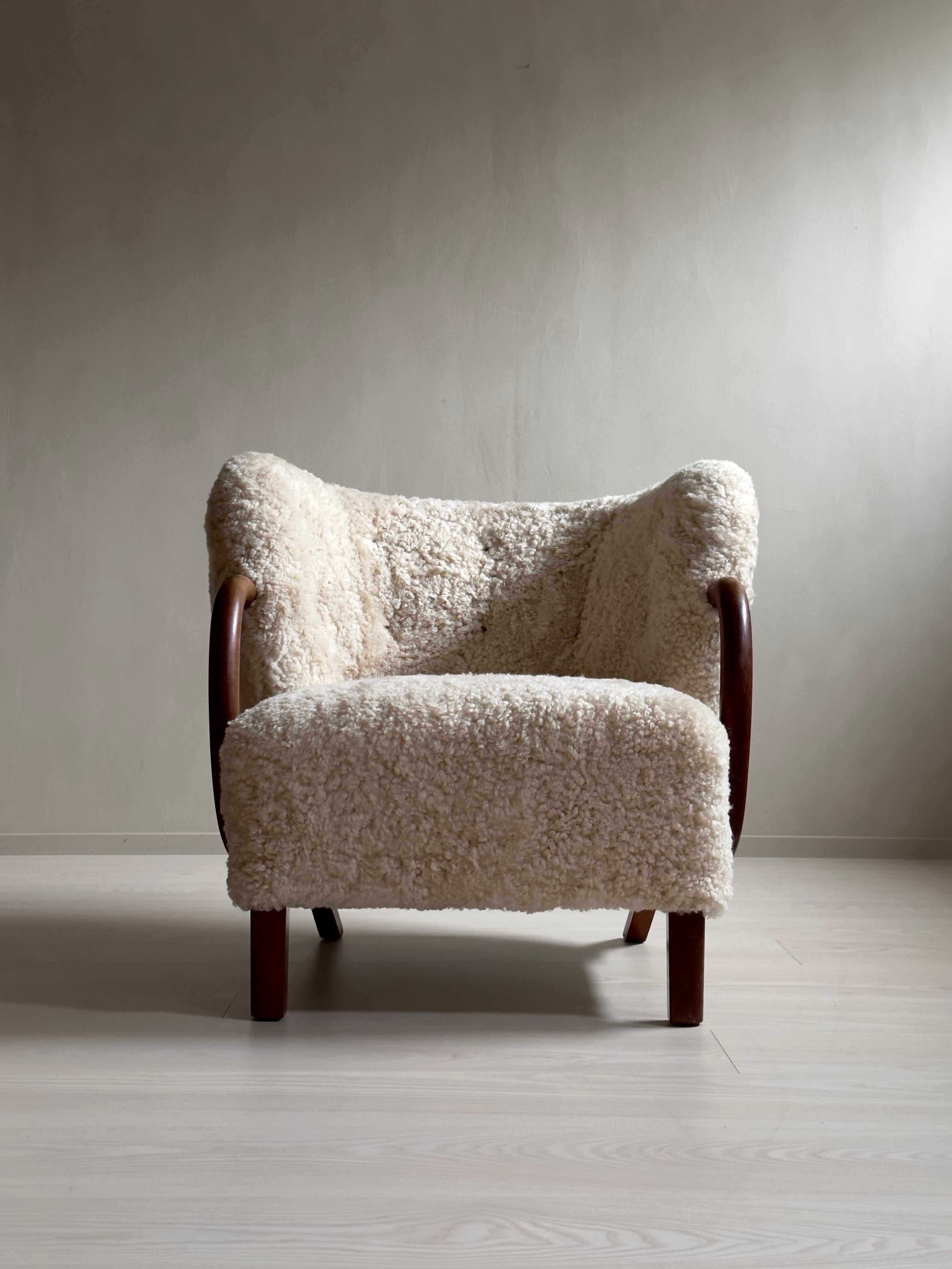 Vintage Viggo Boesen 107 Armchair by Slagelse Møbelværk, Denmark, 1940s In Good Condition In Hønefoss, 30