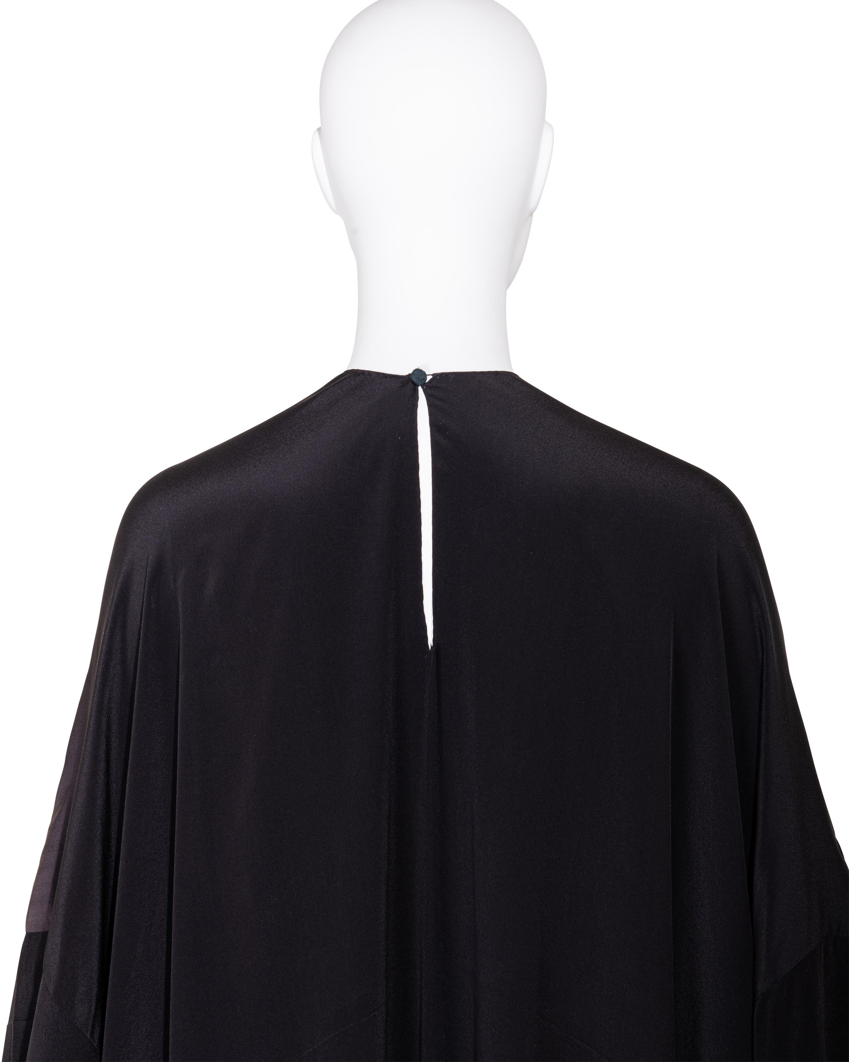 A/W 1972 Halston Schwarzer Seidenkrepp, handgefärbtes Gesichtskleid und signierter Druck im Angebot 11