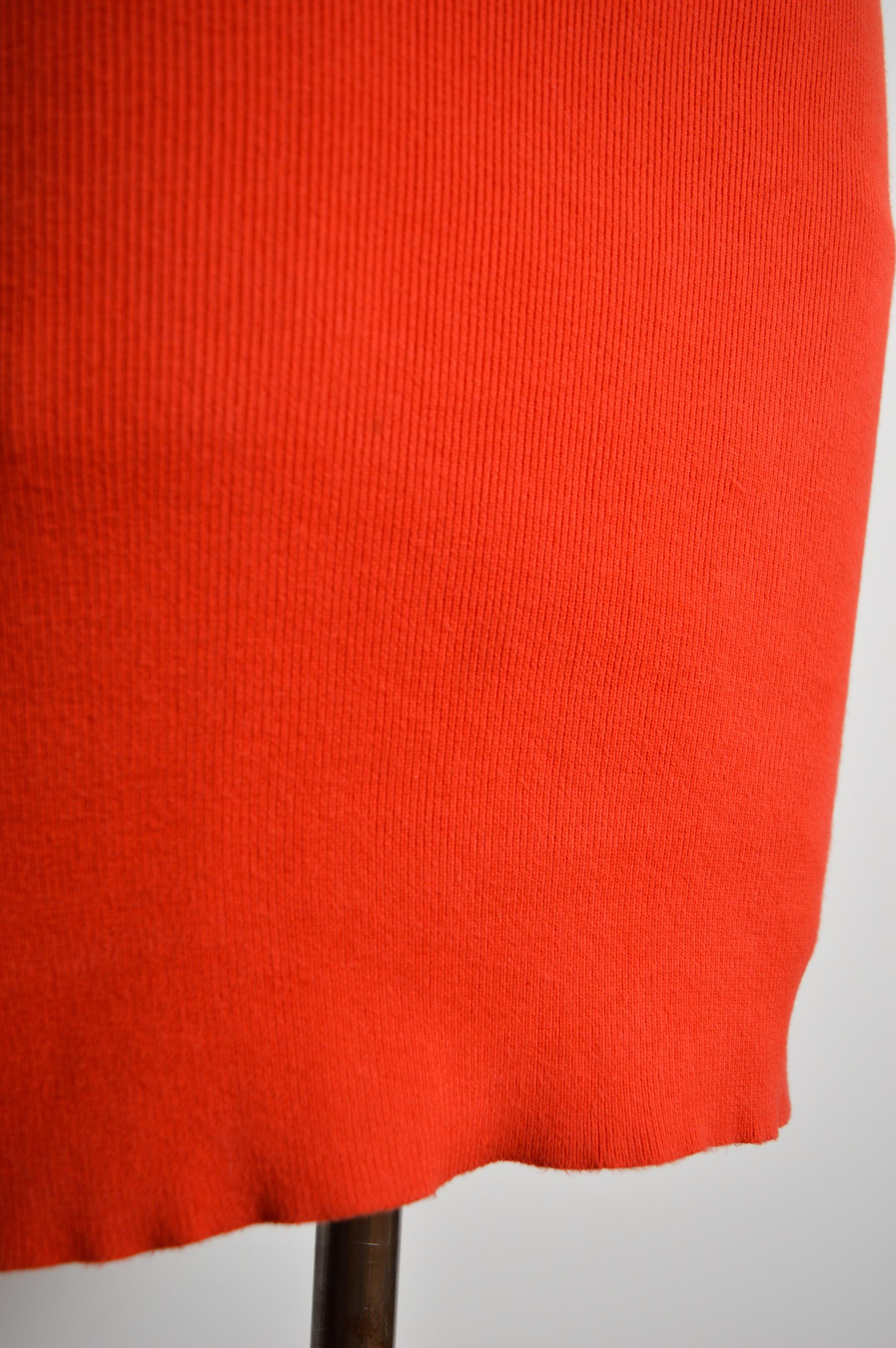 VIVIENNE WESTWOOD A/H 1989 - 1990 - Robe moulante vintage en maille rouge ornée d'orbes en vente 3