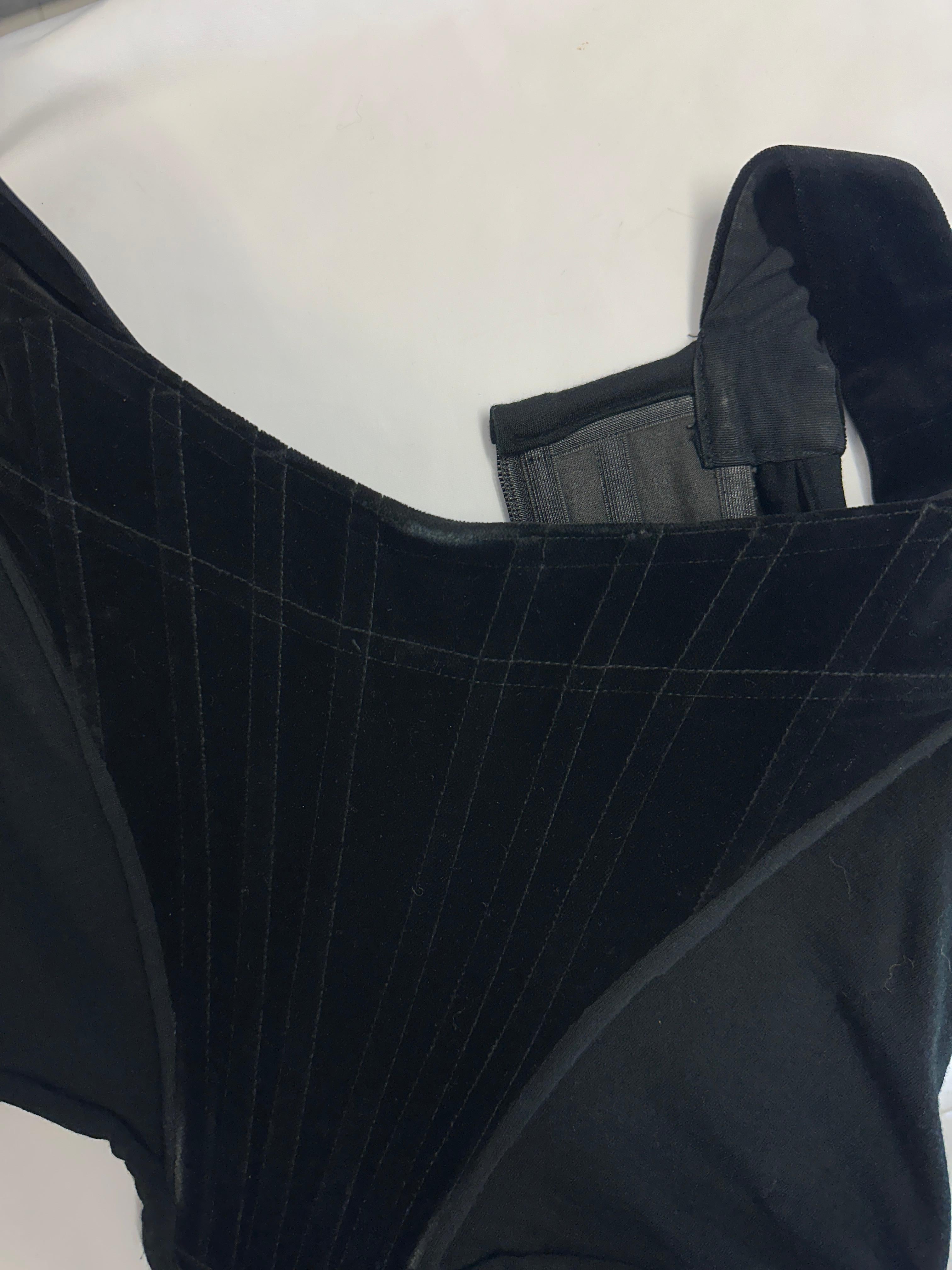 A/W 1989 Vivienne Westwood runway black velvet corset bustier corsage top For Sale 4