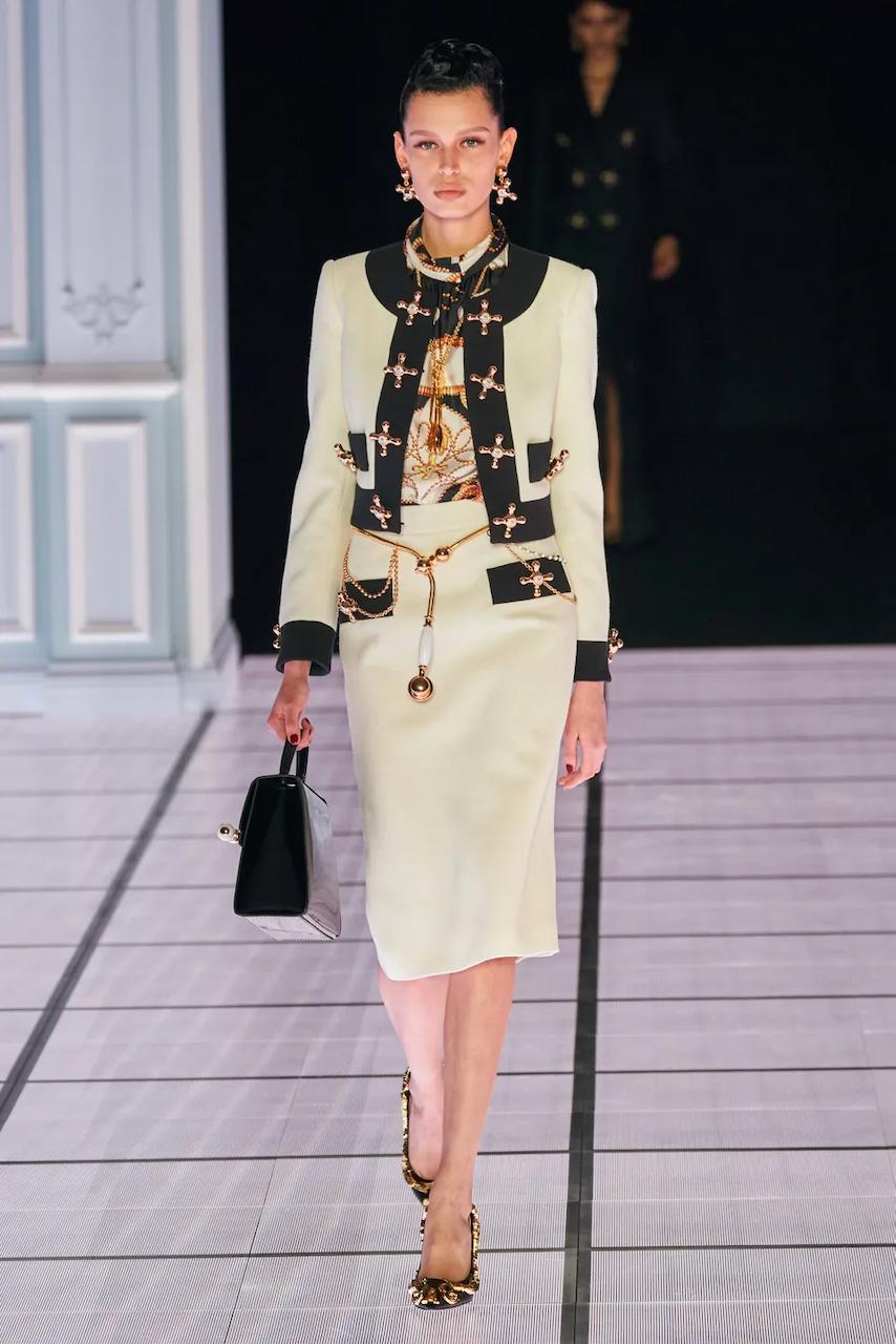 A/I 1991 MOSCHINO Giacca da smoking in lana nera e raso con risvolto a manico di rubinetto in vendita 7