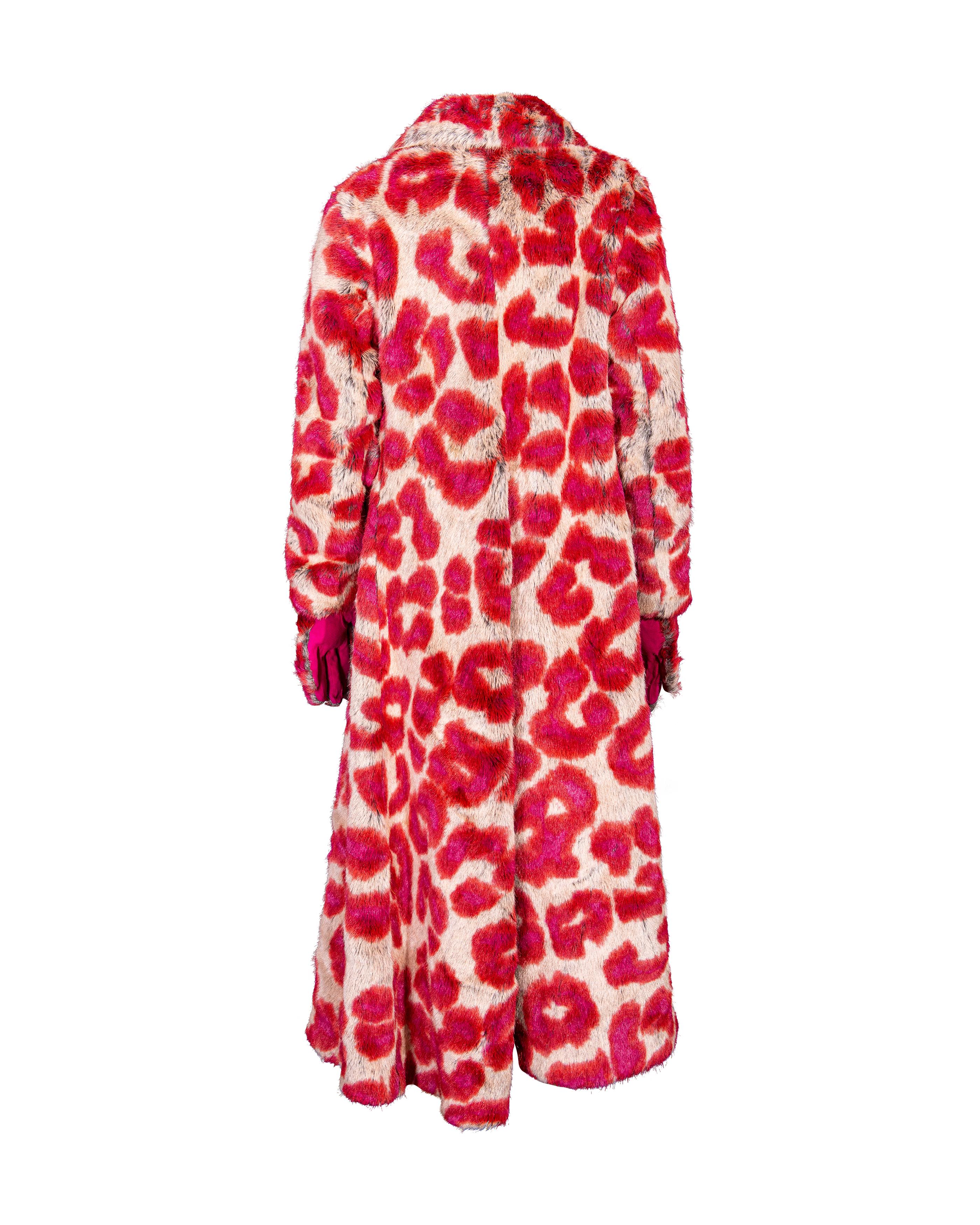 A/W 1992 - Vivienne Westwood - Ensemble manteau et gants en fausse fourrure imprimé léopard en vente 9