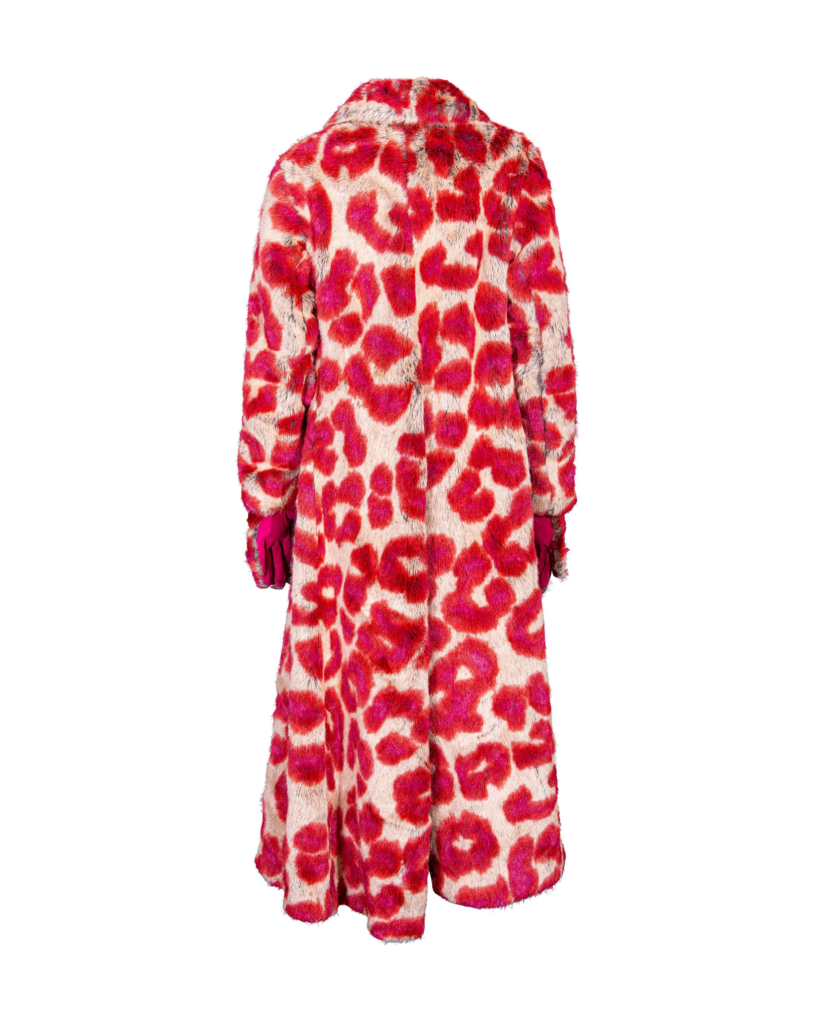 A/W 1992 Vivienne Westwood Faux Fur Leopard Print Coat and Glove Set For Sale 9