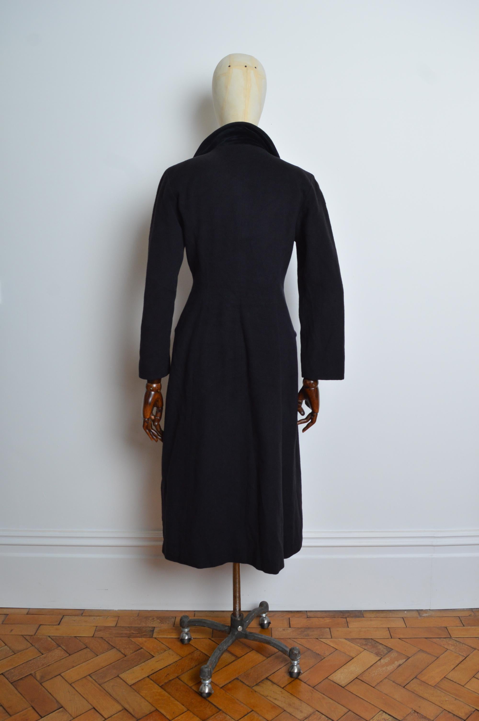 A/I 1994 Yves Saint Laurent Rive Gauche Cappotto lungo elegante in lana nera in vendita 5