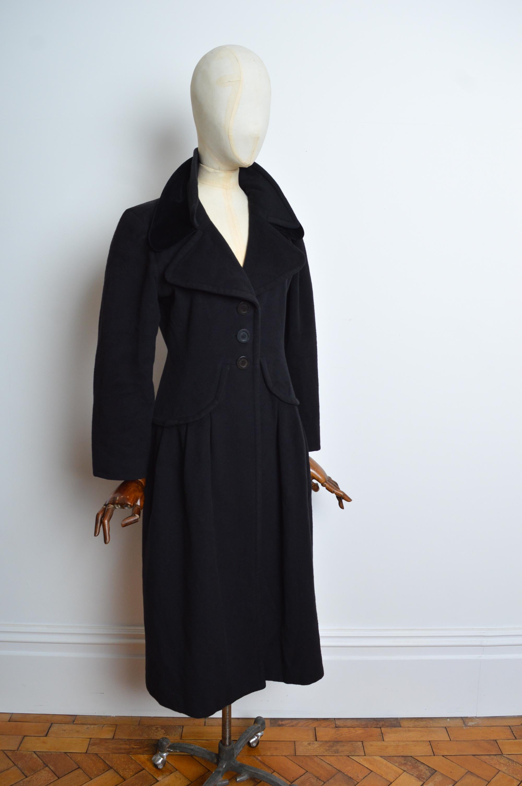 A/I 1994 Yves Saint Laurent Rive Gauche Cappotto lungo elegante in lana nera in vendita 7