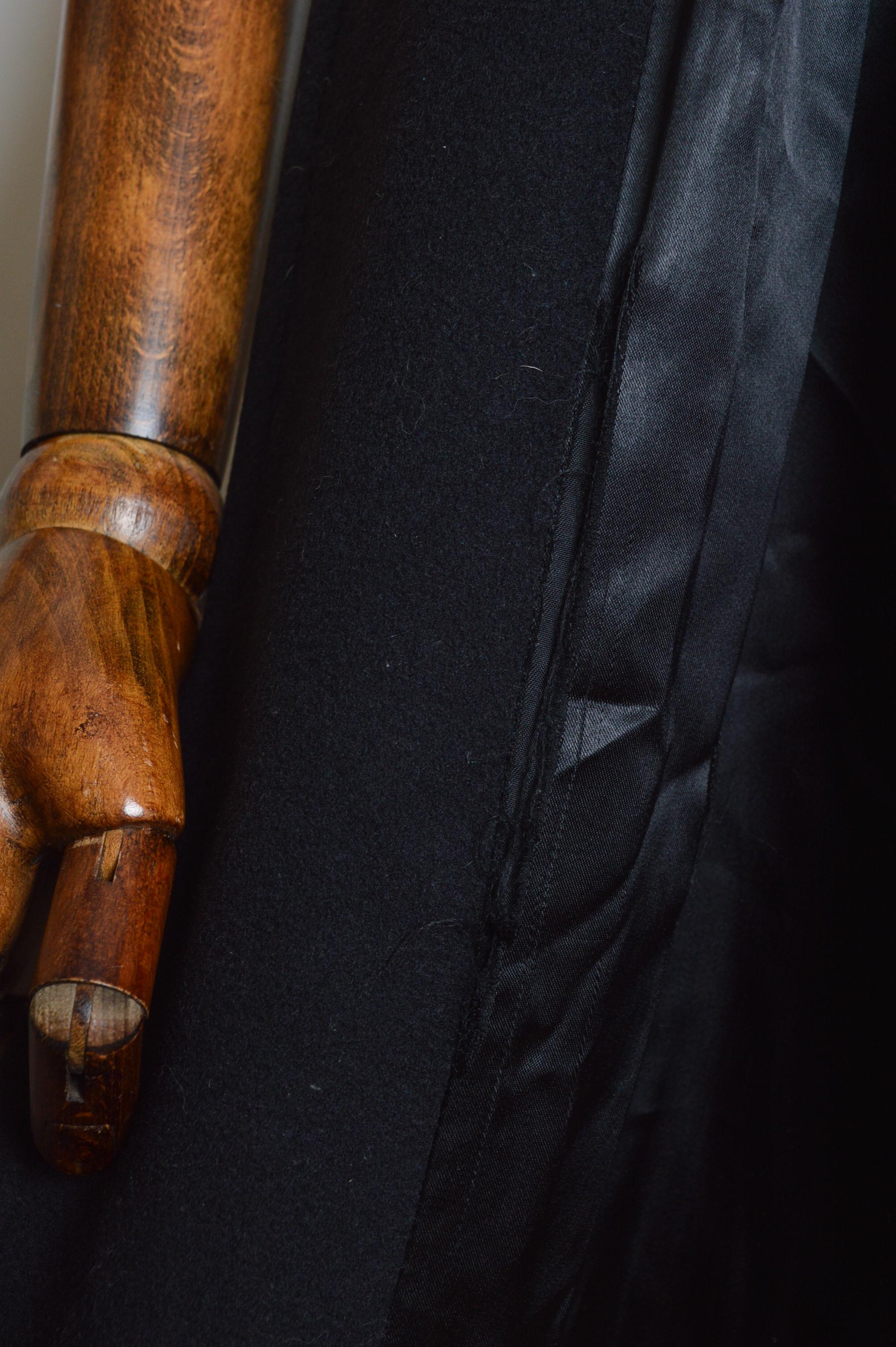 A/I 1994 Yves Saint Laurent Rive Gauche Cappotto lungo elegante in lana nera in vendita 11