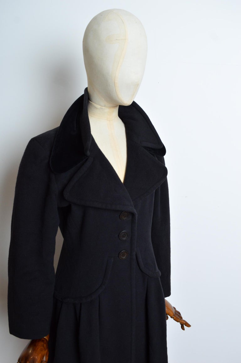 Manteau Yves Saint Laurent Vintage Noir - Taille 40 - Occasion Très Bon état