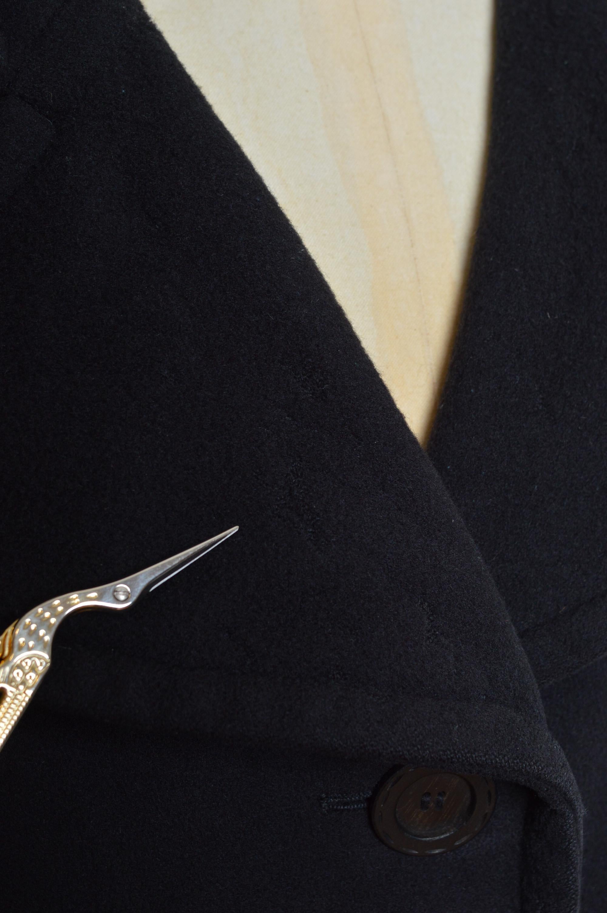 A/I 1994 Yves Saint Laurent Rive Gauche Cappotto lungo elegante in lana nera in vendita 2
