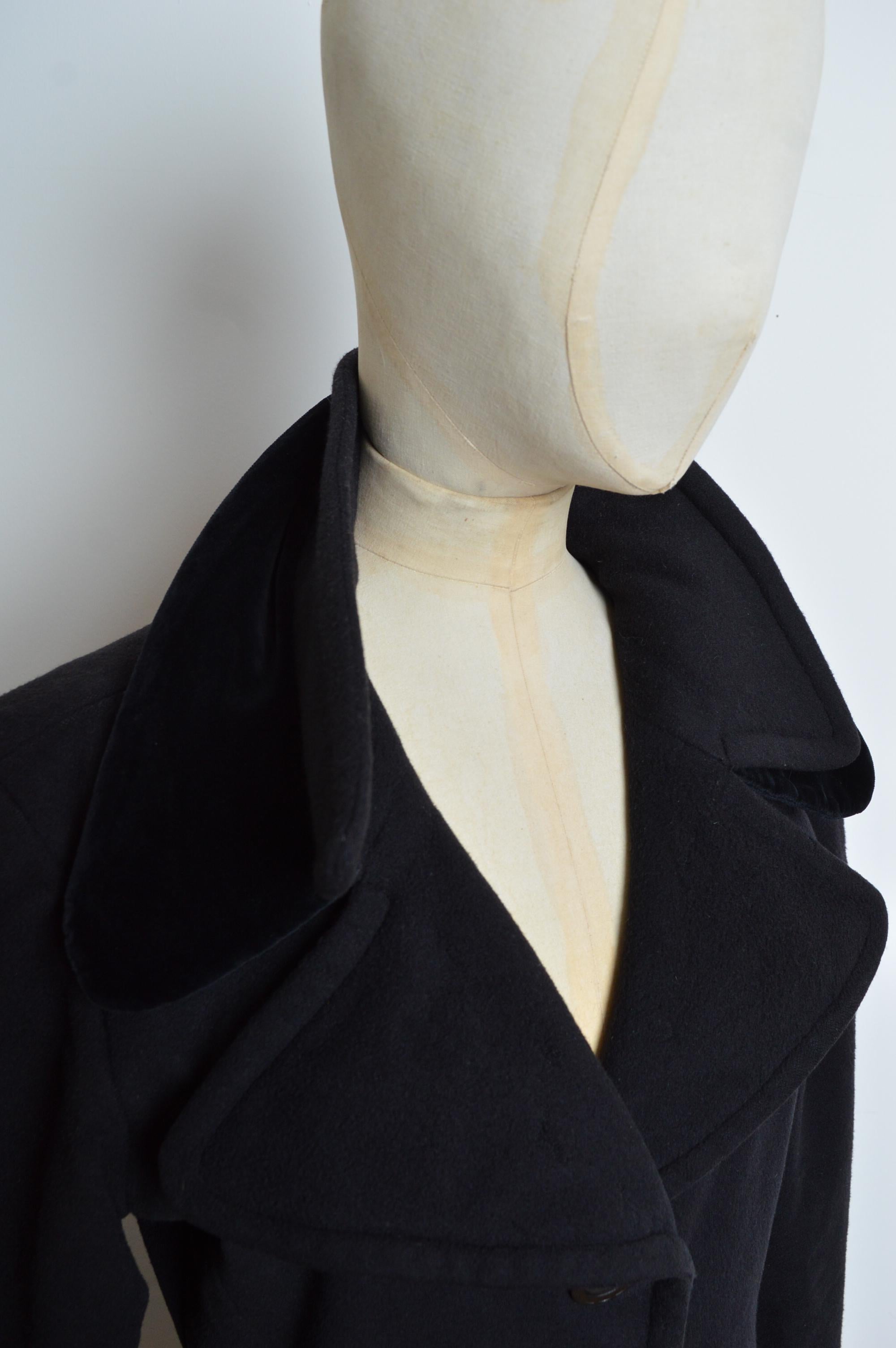 A/I 1994 Yves Saint Laurent Rive Gauche Cappotto lungo elegante in lana nera in vendita 3