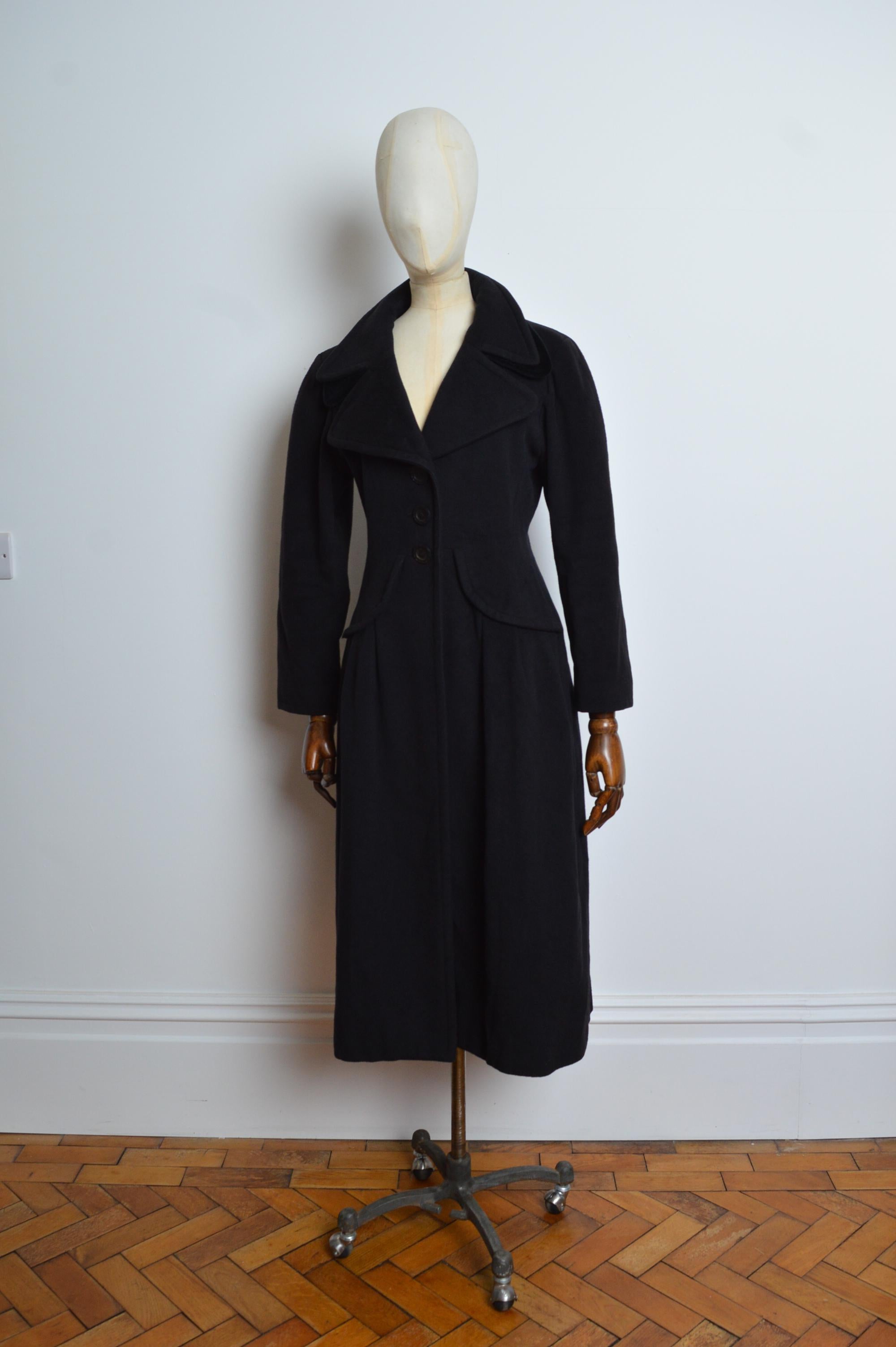 A/I 1994 Yves Saint Laurent Rive Gauche Cappotto lungo elegante in lana nera in vendita 4