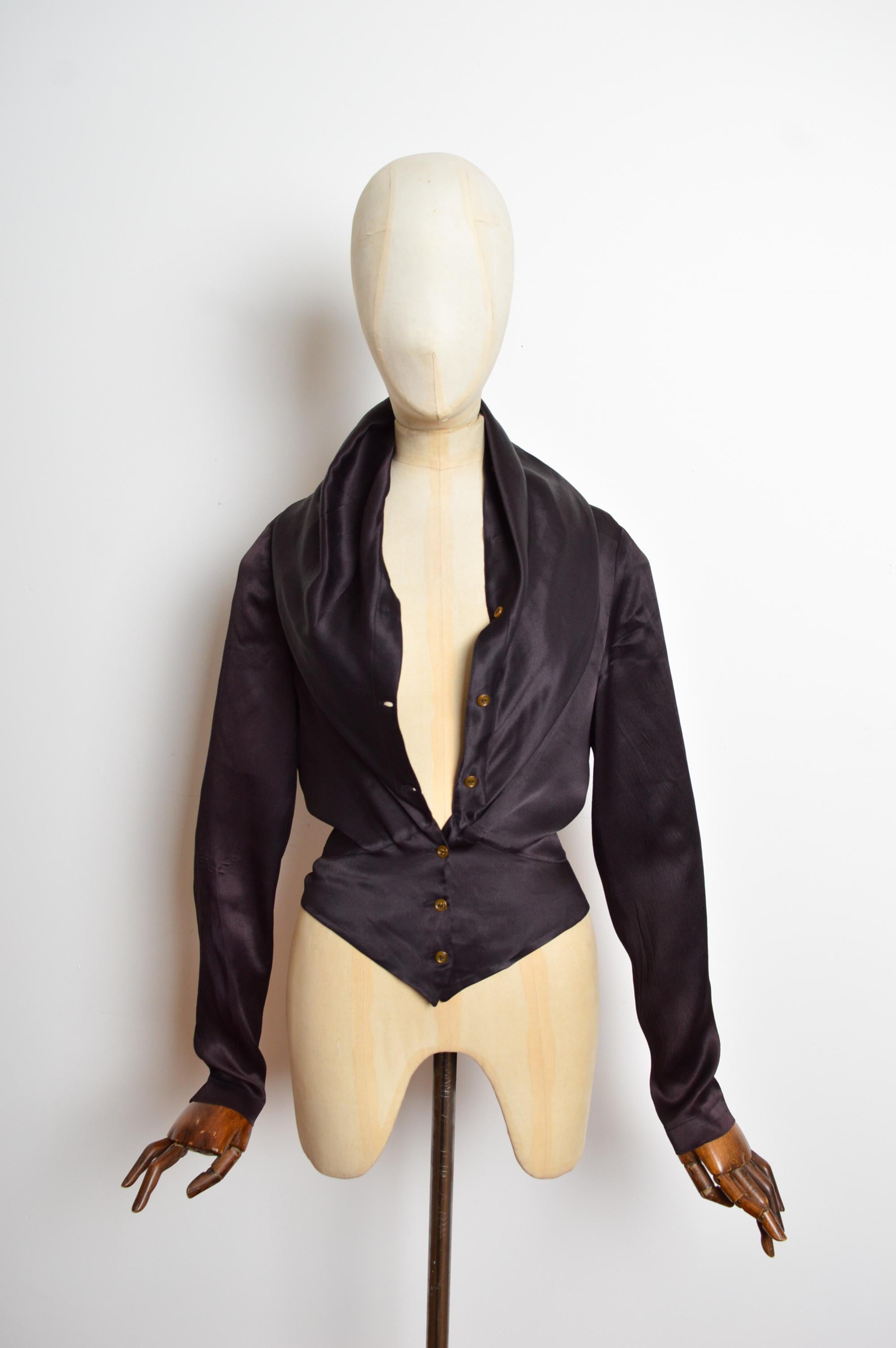 A/W 1996 Vivienne Westwood drapierte schwarze Satinbluse mit Knopfleiste durch Bluse - Hemd im Angebot 1
