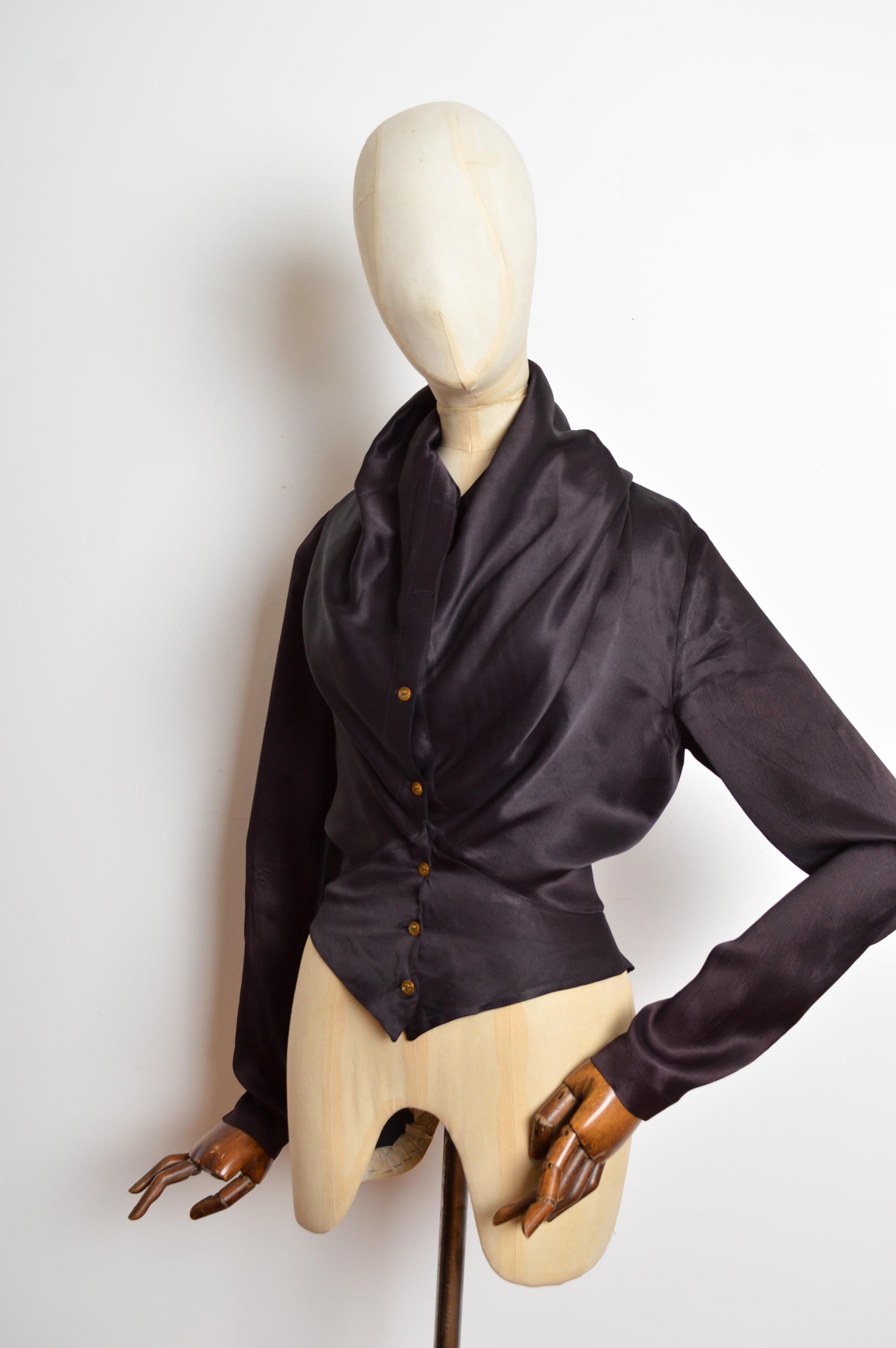 A/W 1996 Vivienne Westwood drapierte schwarze Satinbluse mit Knopfleiste durch Bluse - Hemd im Angebot 3