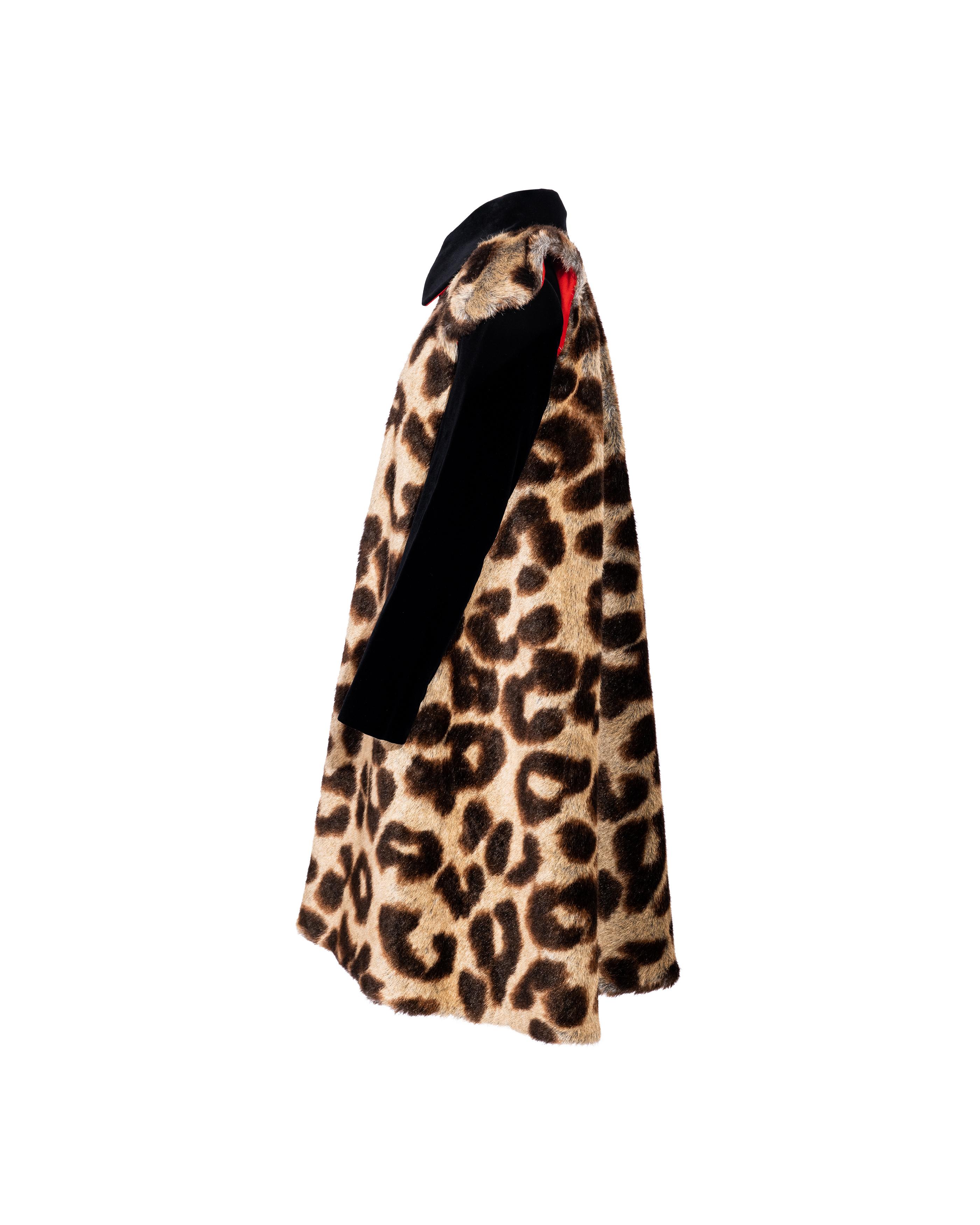 Manteau contrasté rouge et léopard Vivienne Westwood, A/H 1996 Excellent état - En vente à North Hollywood, CA