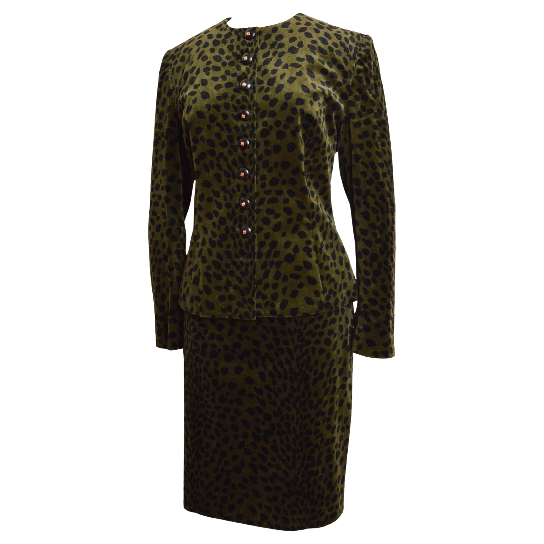 A/W 1997 Givenchy Alexander McQueen Green Cheetah Animal Print Velvet Skirt Suit For Sale