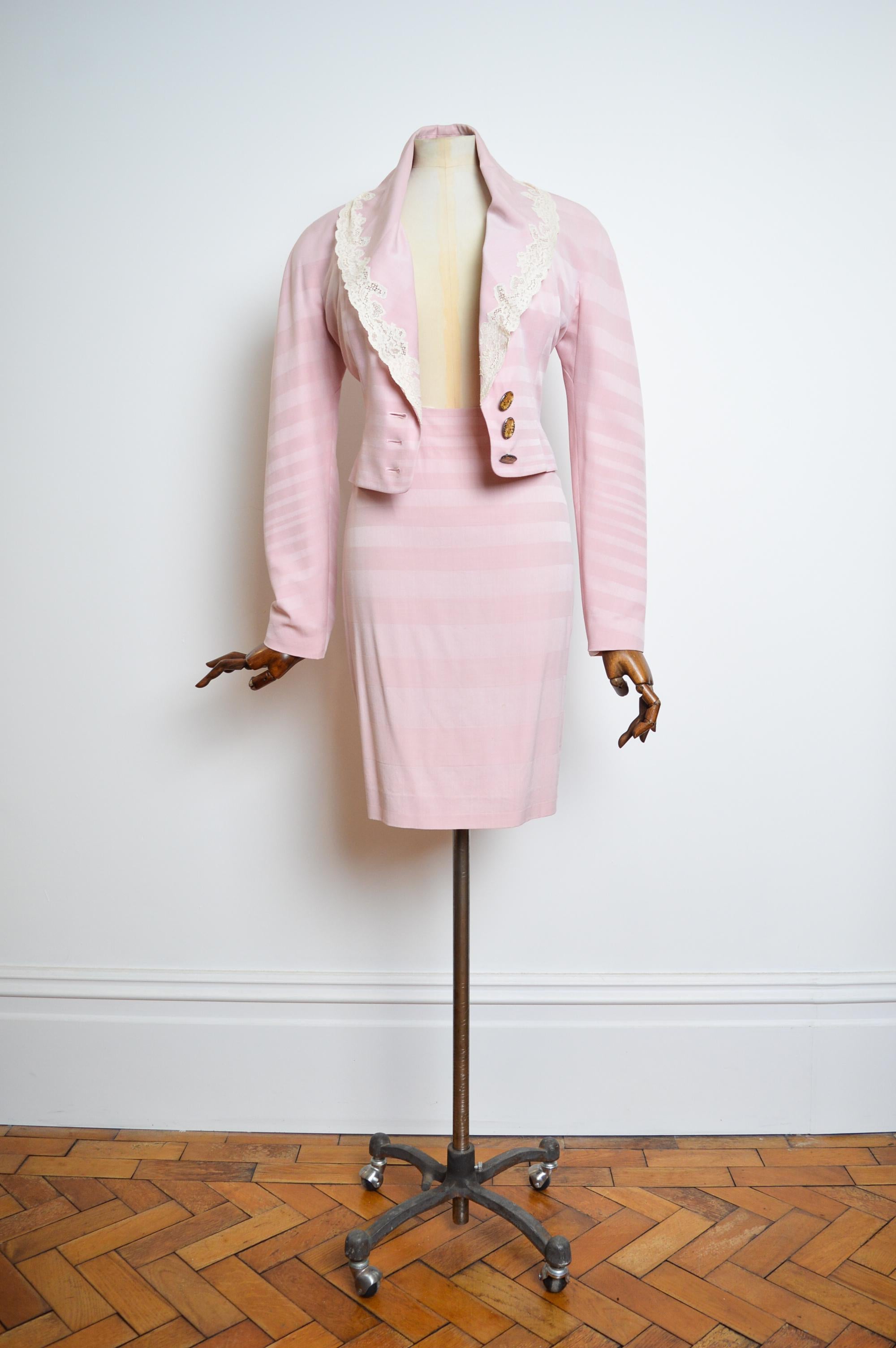 A/W 1999 Christian Dior by John Galliano Pink Lace Jacket & Pencil Skirt set For Sale 11