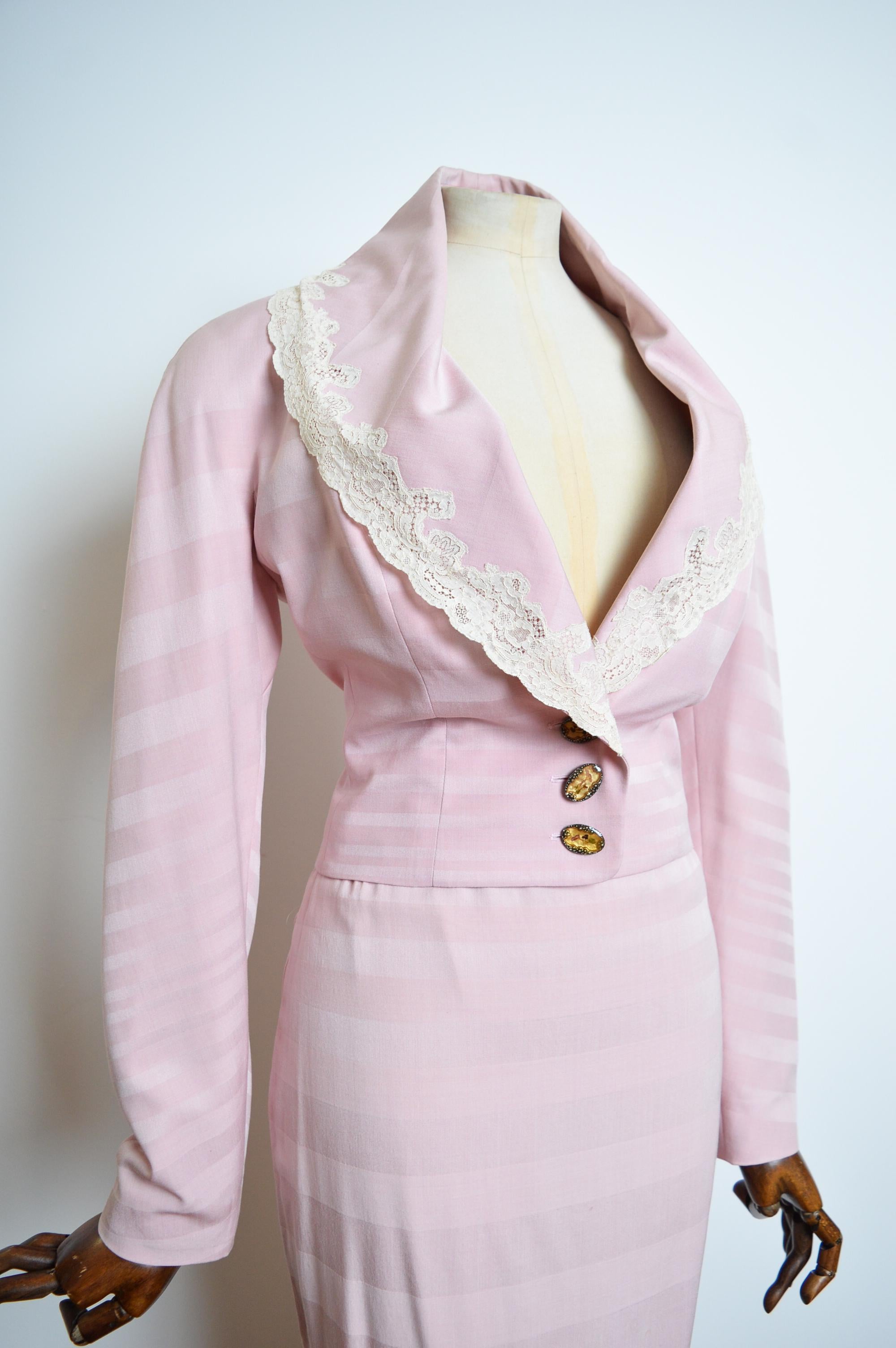 A/W 1999 Christian Dior by John Galliano Pink Lace Jacket & Pencil Skirt set In Excellent Condition For Sale In Sheffield, GB
