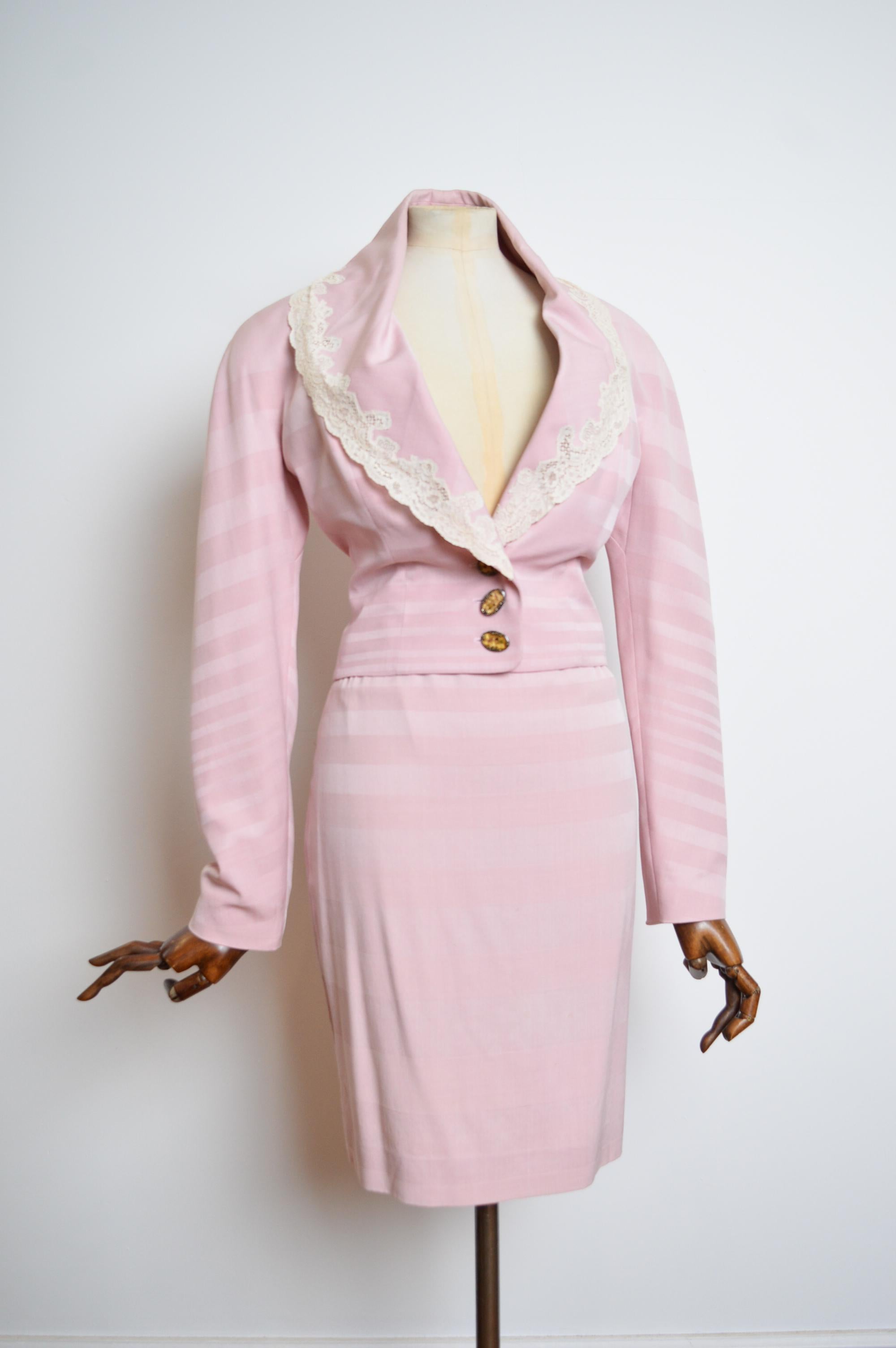 A/W 1999 Christian Dior by John Galliano Pink Lace Jacket & Pencil Skirt set For Sale 3