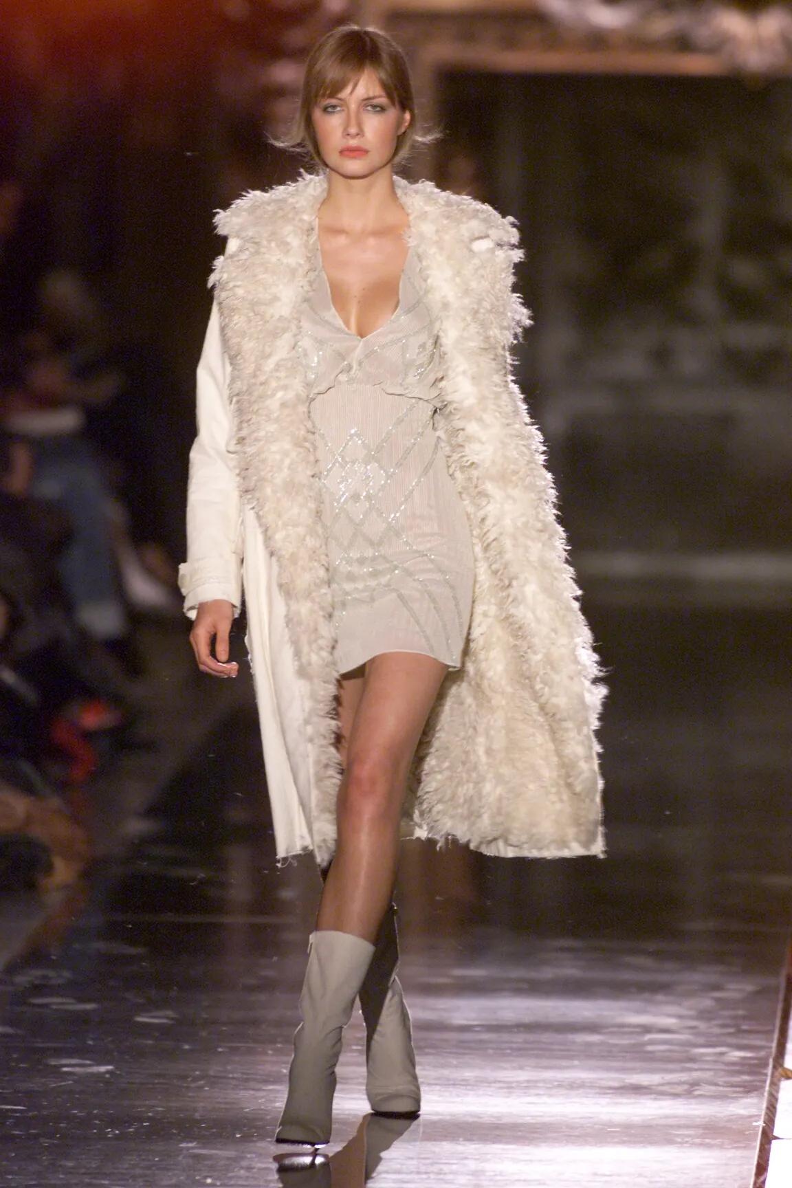 A/W 2000 NWT Chloe by Stella McCartney cream dress with green beaded details. V-neck sleeveless above-knee dress with side zip closure. 100% silk. As seen on the runway (Look 5).
