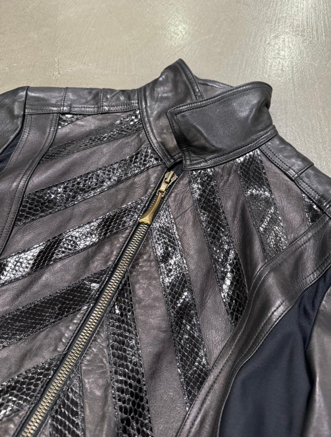 A/W 2000 Roberto Cavalli biker leather jacket with flared sleeves and python det For Sale 2