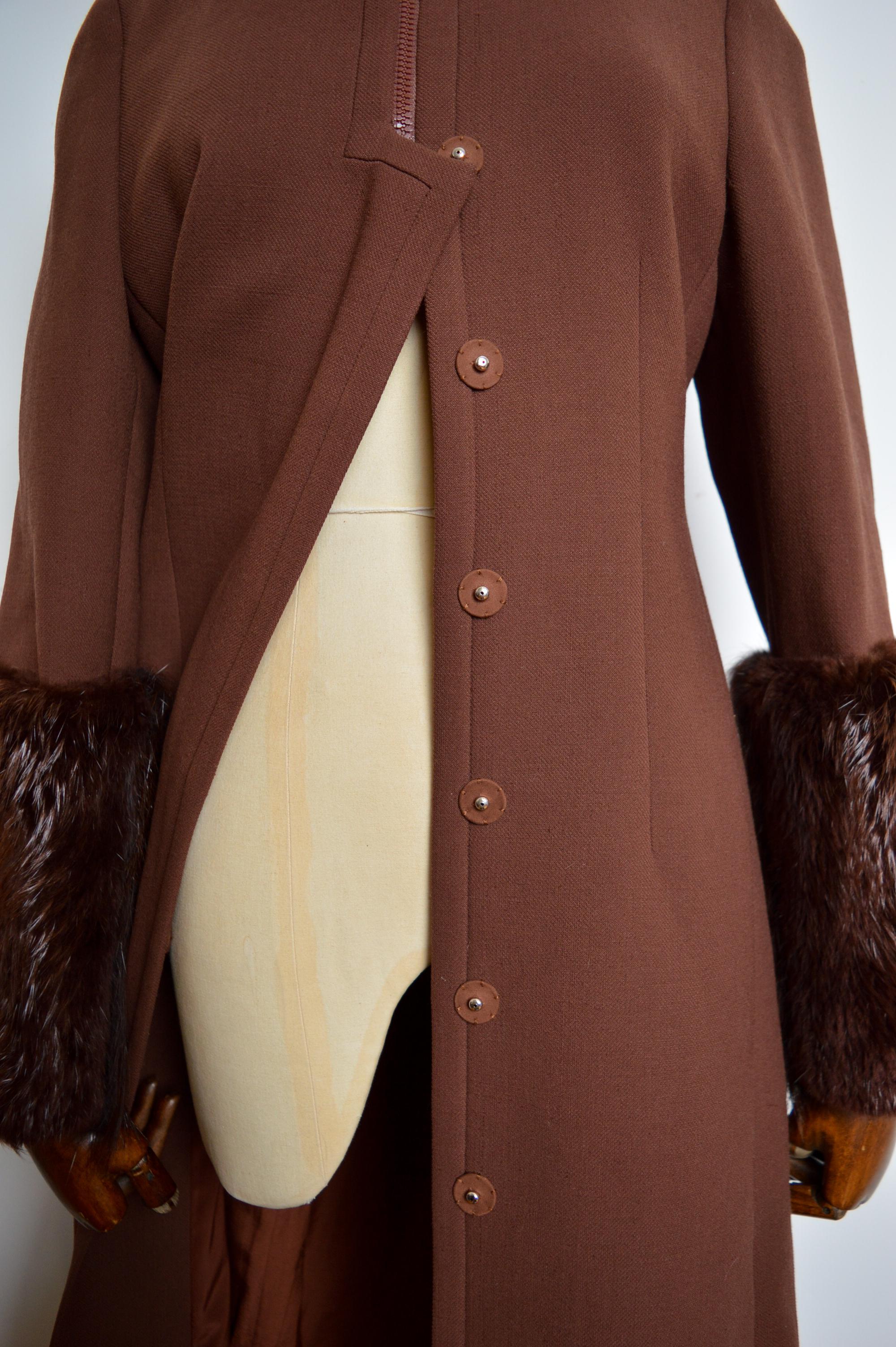 A/W 2001 Prada Chocolate Brown long Wool Coat with Beaver fur Cuffs For Sale 10