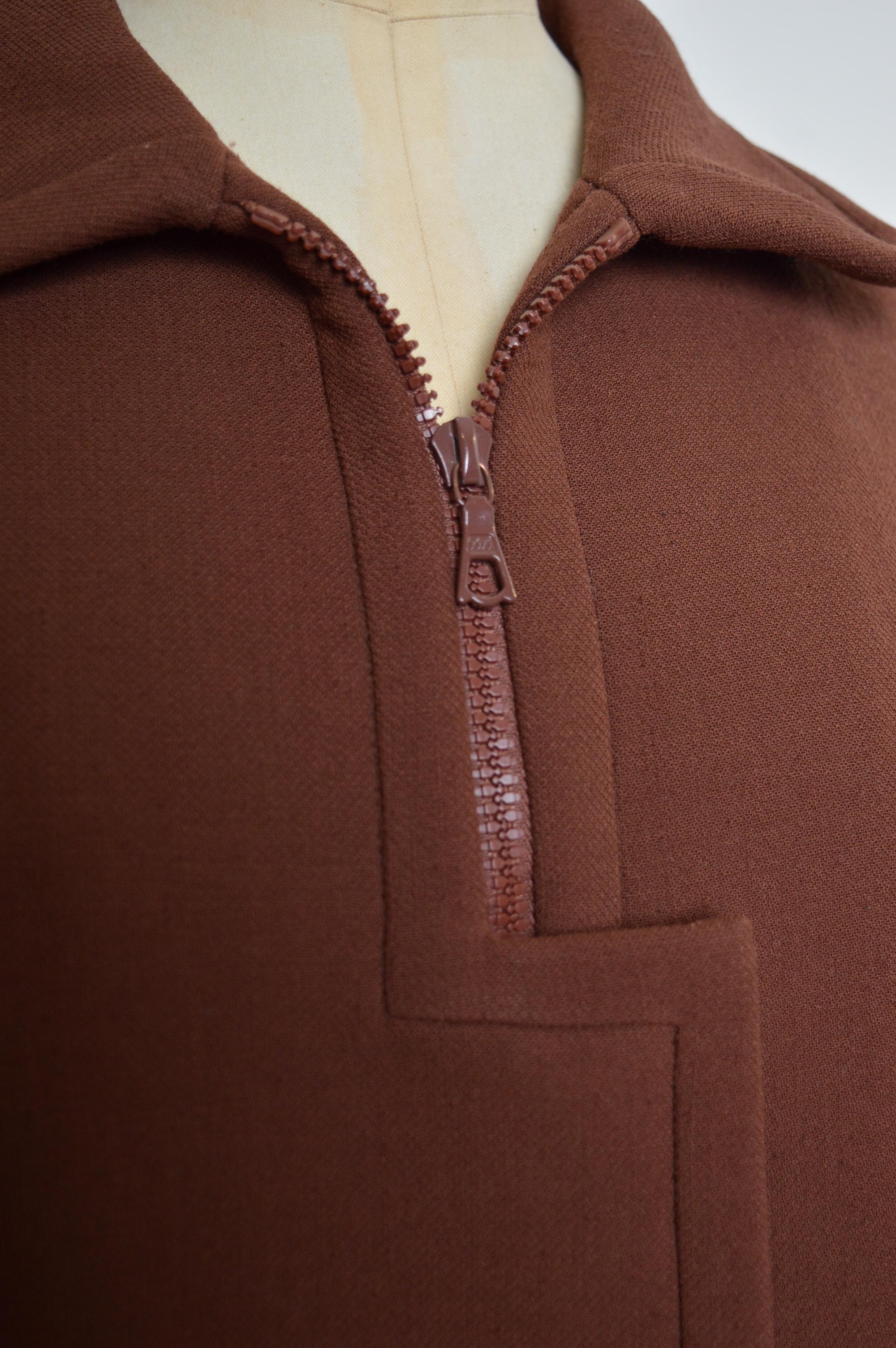 A/W 2001 Prada Chocolate Brown long Wool Coat with Beaver fur Cuffs For Sale 4