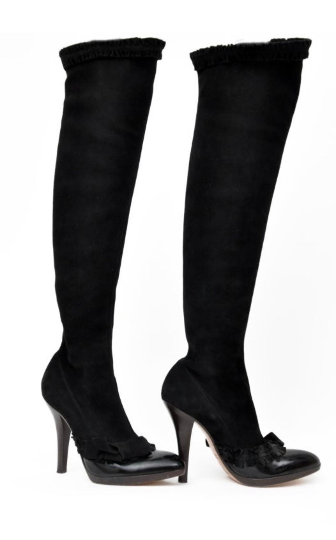 A/W 2001 Tom Ford for Yves Saint Laurent Black Over the Knee Boots
One of the most recognized boots ever created by Tom Ford!
Stretch Suede
Color: Black
Leather lining and sole
Ribbons
4