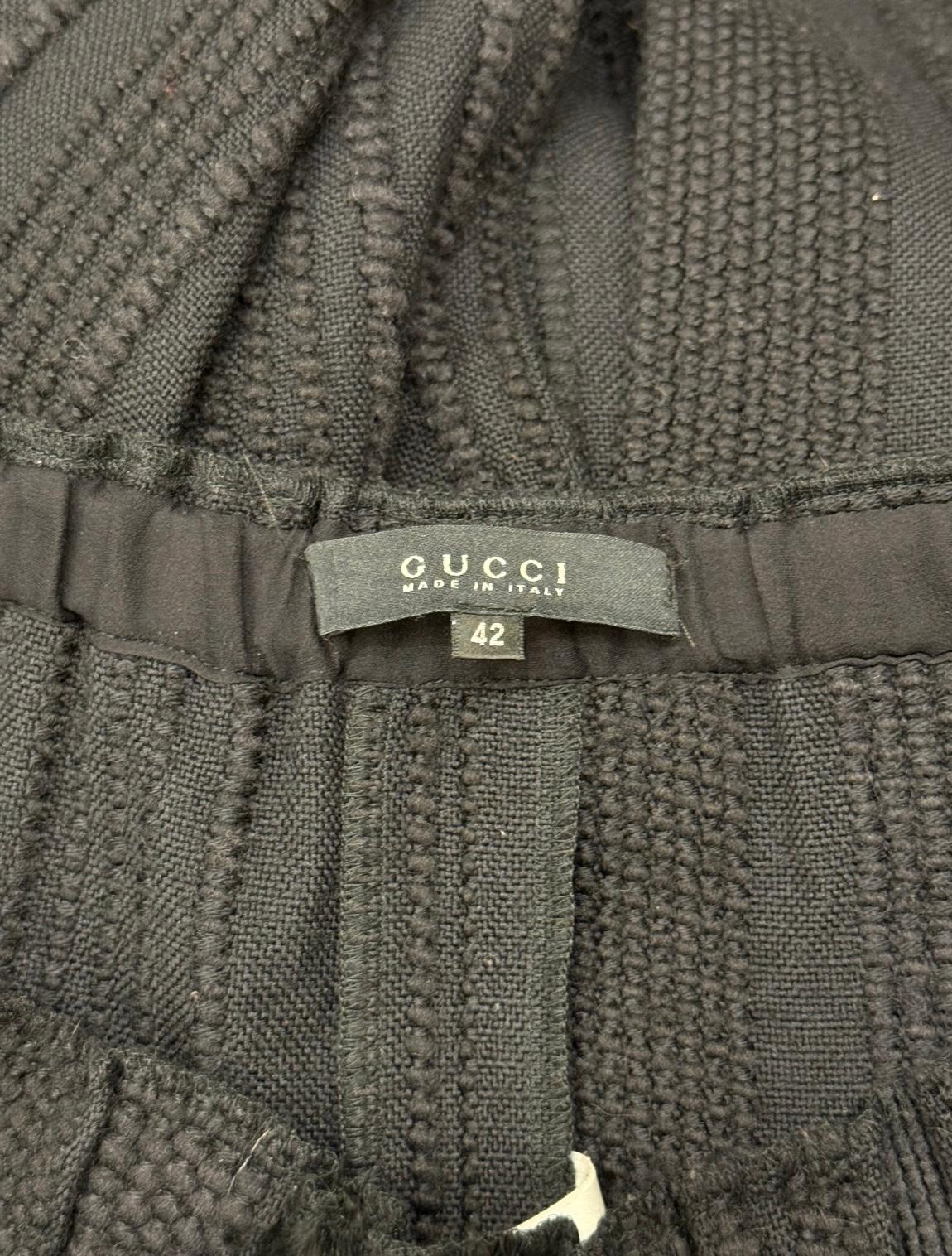 A/W 2002 Gucci by Tom Ford défilé jupe en fourrure en vente 2