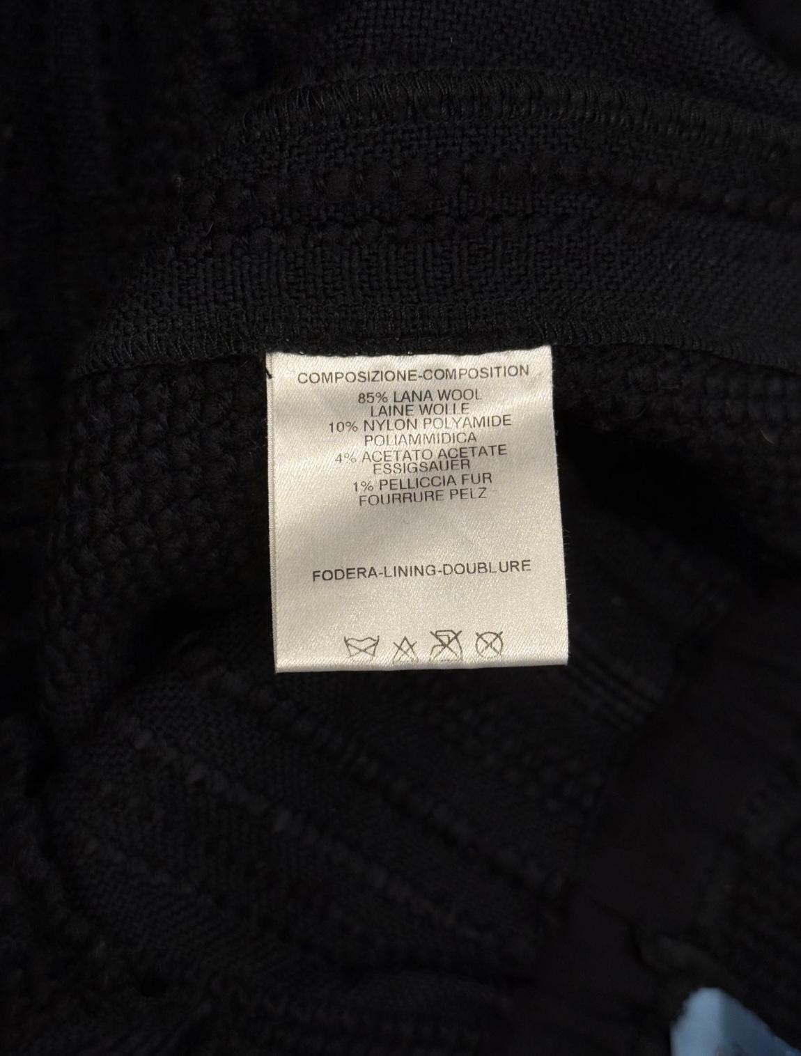 A/W 2002 Gucci by Tom Ford défilé jupe en fourrure en vente 3