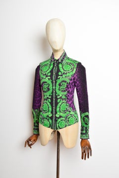 A/W 2004 - 2005 Donatella Versace Laufsteg Lila Grün Barock Seide Rokoko Hemd