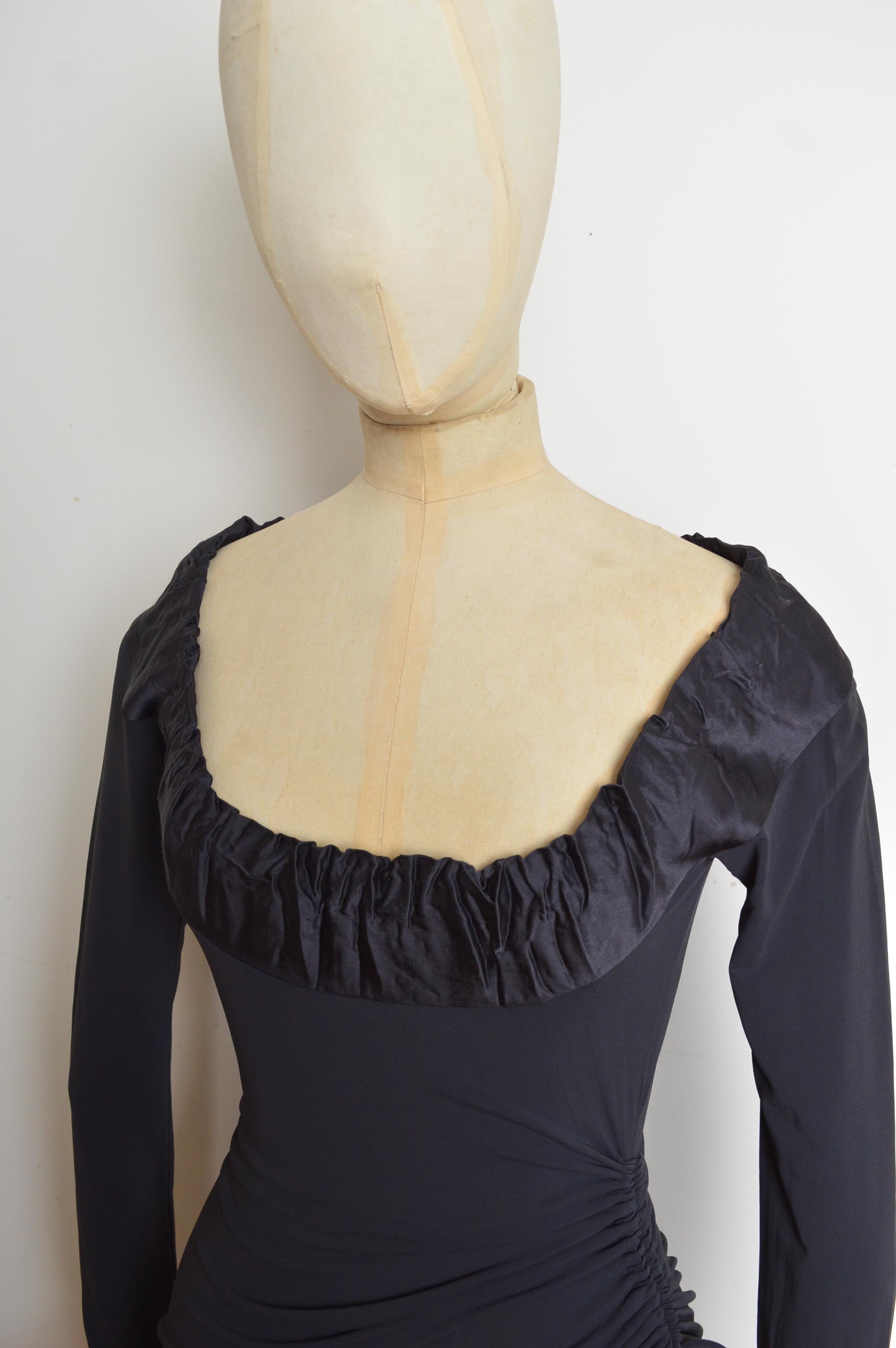 A/I 2004 Vivienne Westwood Vestito midi a maniche lunghe con corpo nero in vendita 2