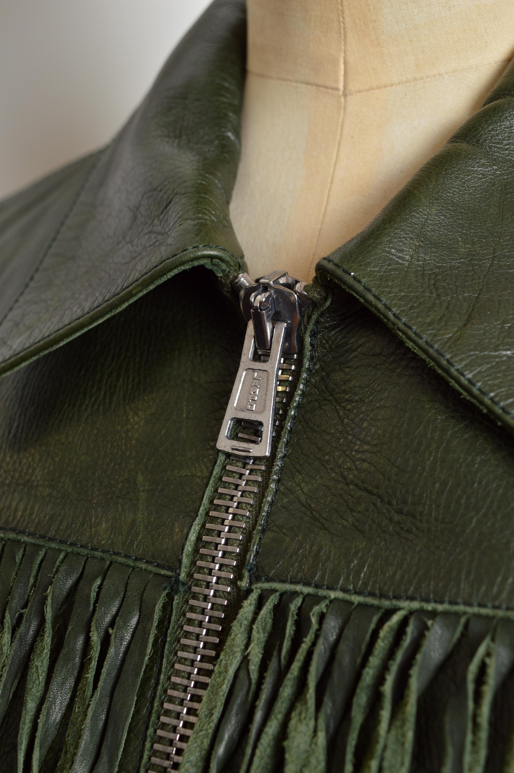 A/H 2005 - 2006 Alexander McQueen - Veste en cuir frangée vert diesel foncé en vente 3