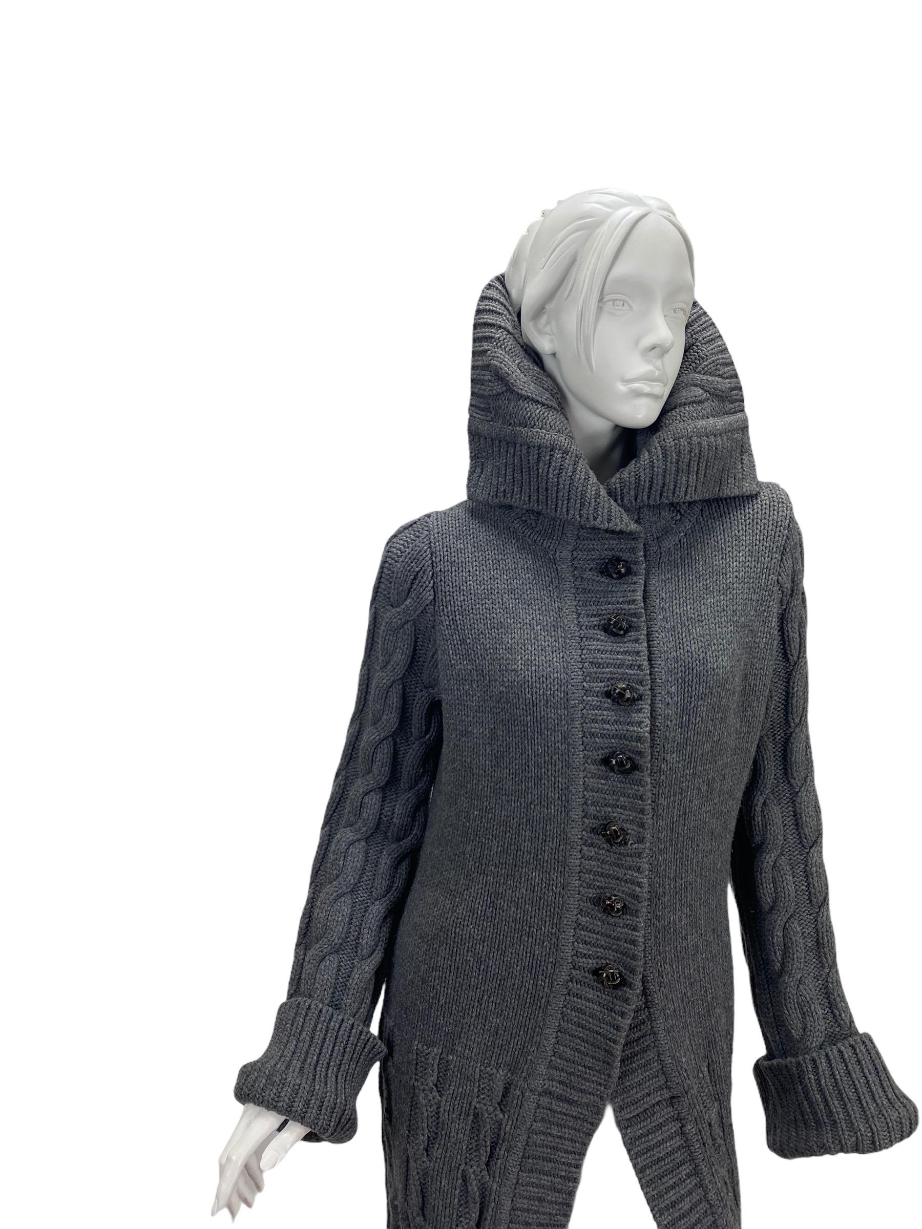 Women's A/W 2006 ALEXANDER McQUEEN The Widows of Culloden Knit Convertible Cardigan Coat For Sale