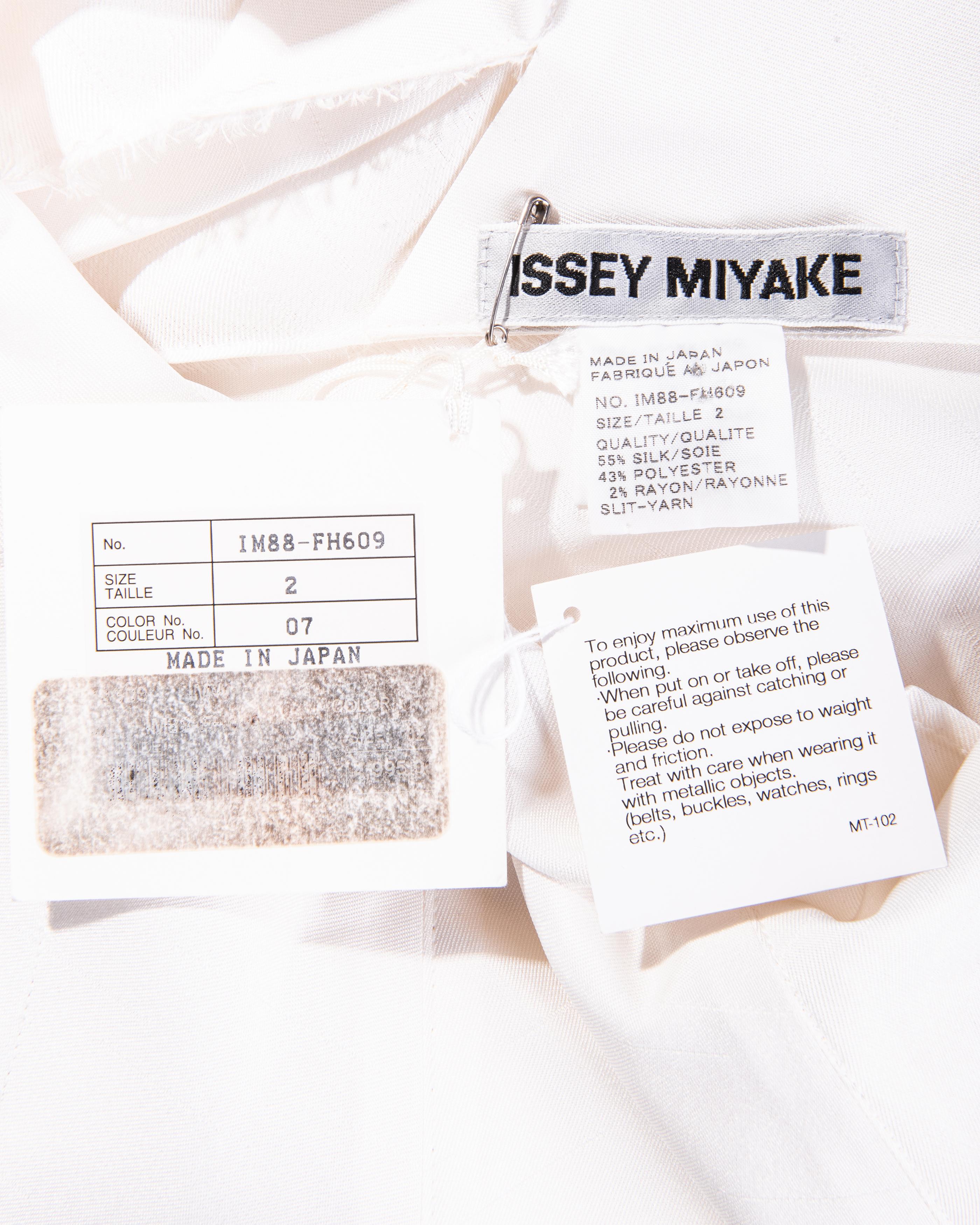 A/W 2008 Issey Miyake White and Cream Geometric Sleeveless Gown 5