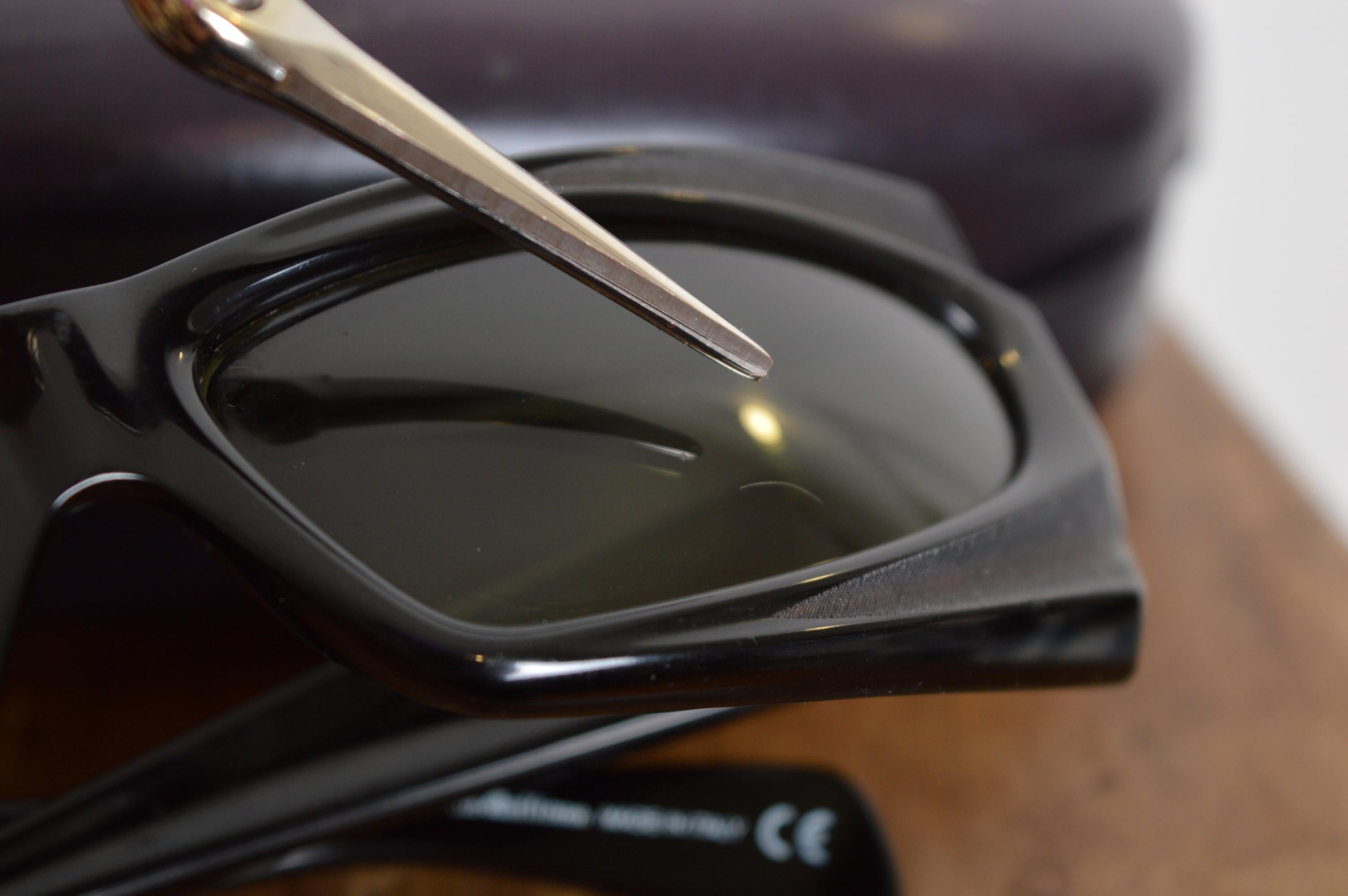 A/W 2010 John Galliano Gafas de sol rectangulares Avant Guard Black 2000 - Sombras en venta 5