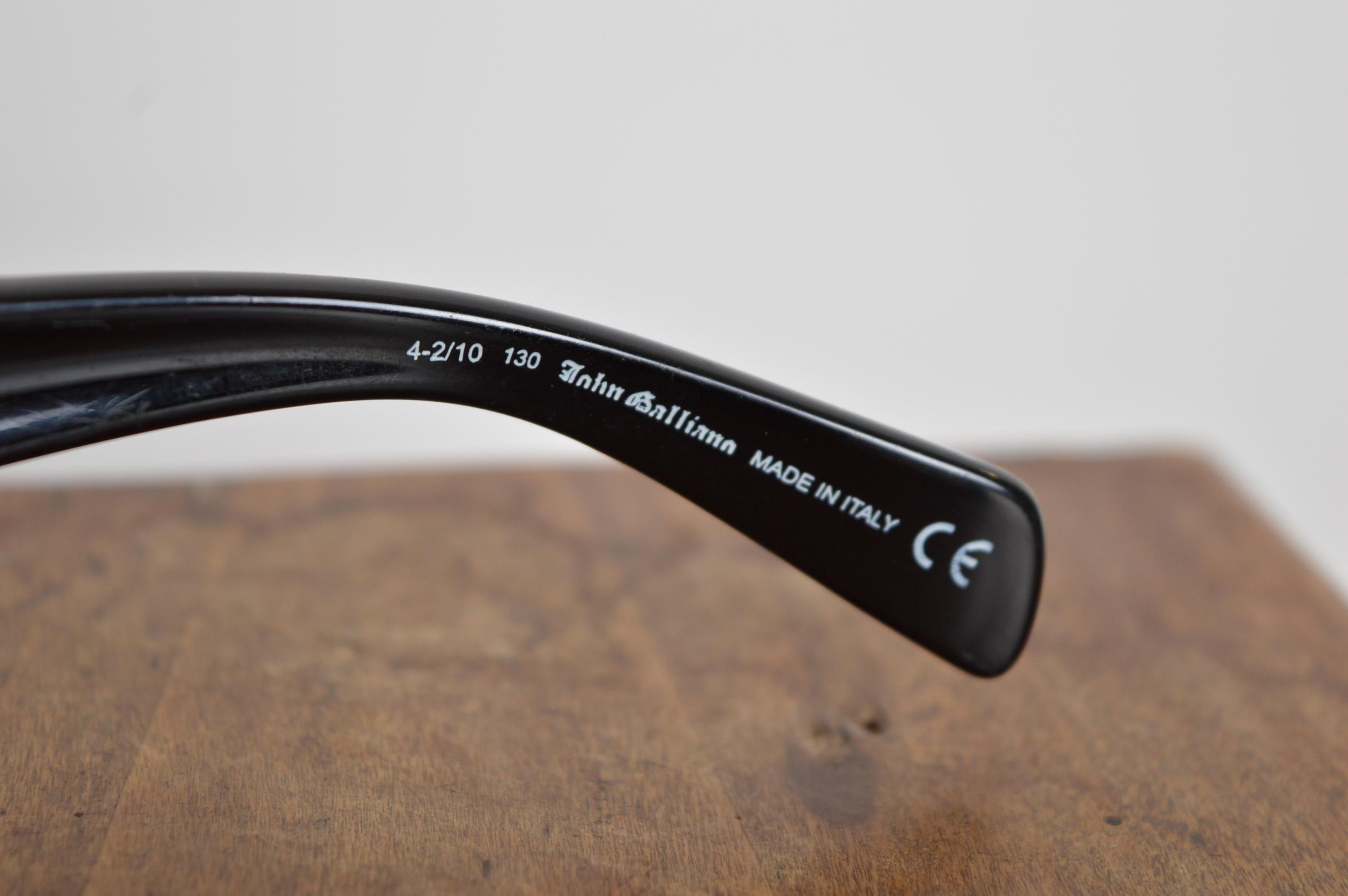 A/W 2010 John Galliano Gafas de sol rectangulares Avant Guard Black 2000 - Sombras en venta 9